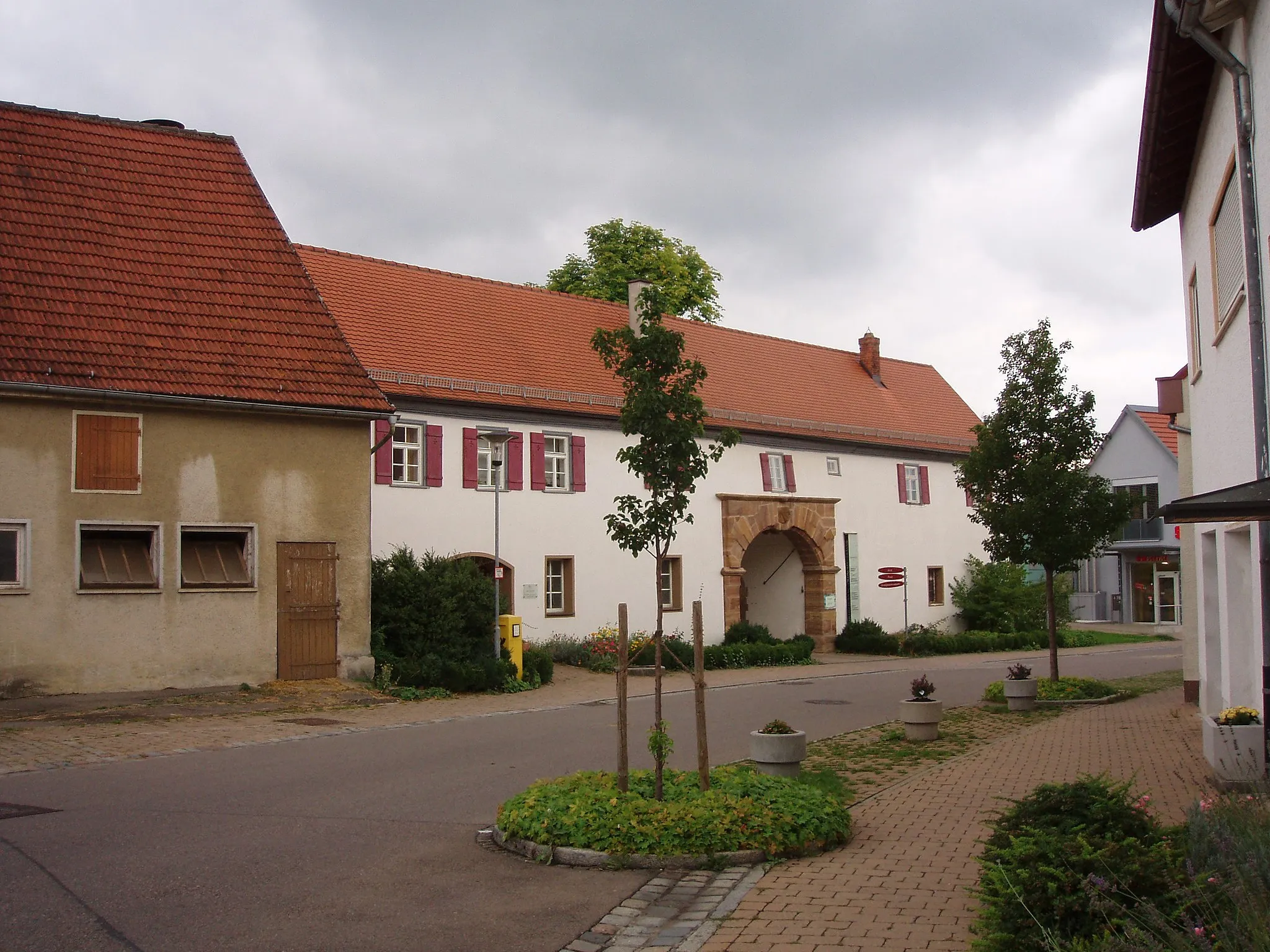 Photo showing: Dürnau, Durchgang zu den Überresten des Schlosses