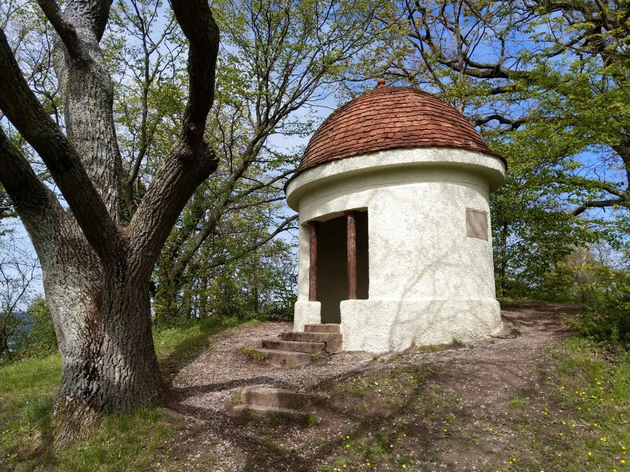 Photo showing: Ottilienberg in Schorndorf, einst Standort einer Kapelle, heute ein kleiner Aussichtspavillon....