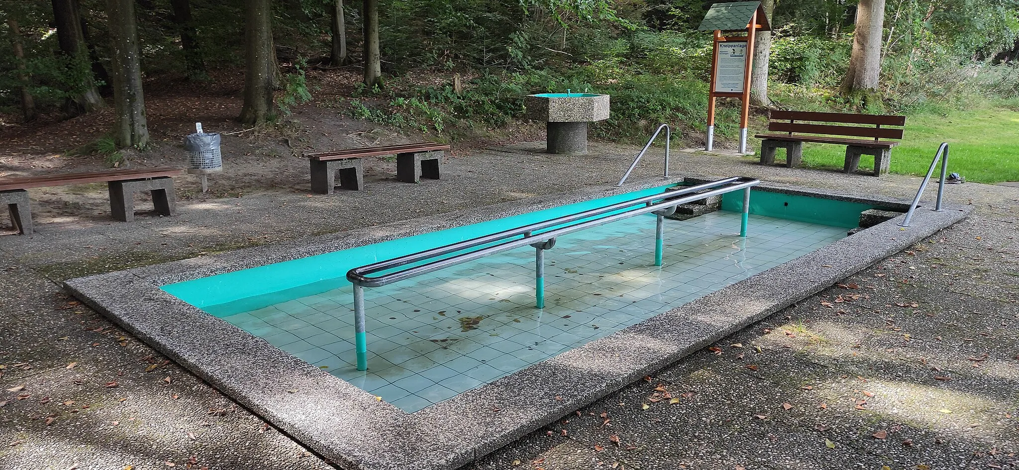 Photo showing: Wassertretbecken am Fuchswasenweg in Althütte bei Sechselberg
