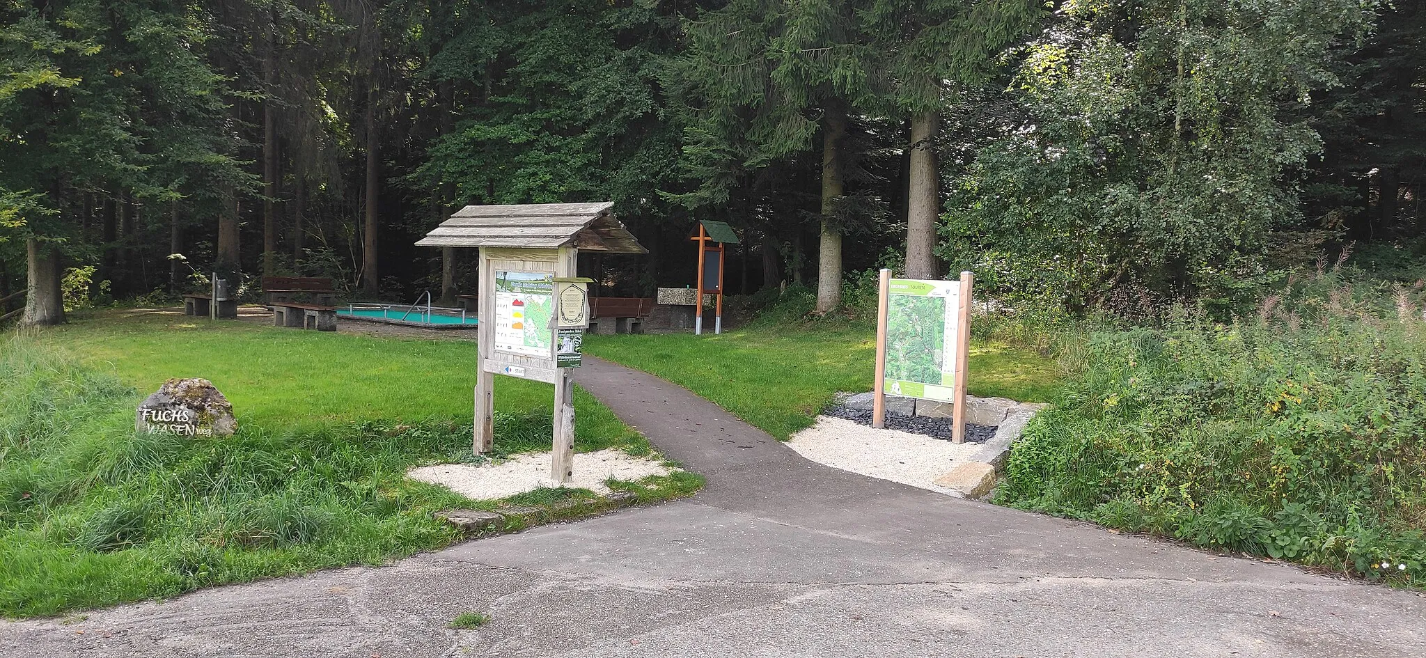 Photo showing: Wassertretbecken am Fuchswasenweg in Althütte bei Sechselberg