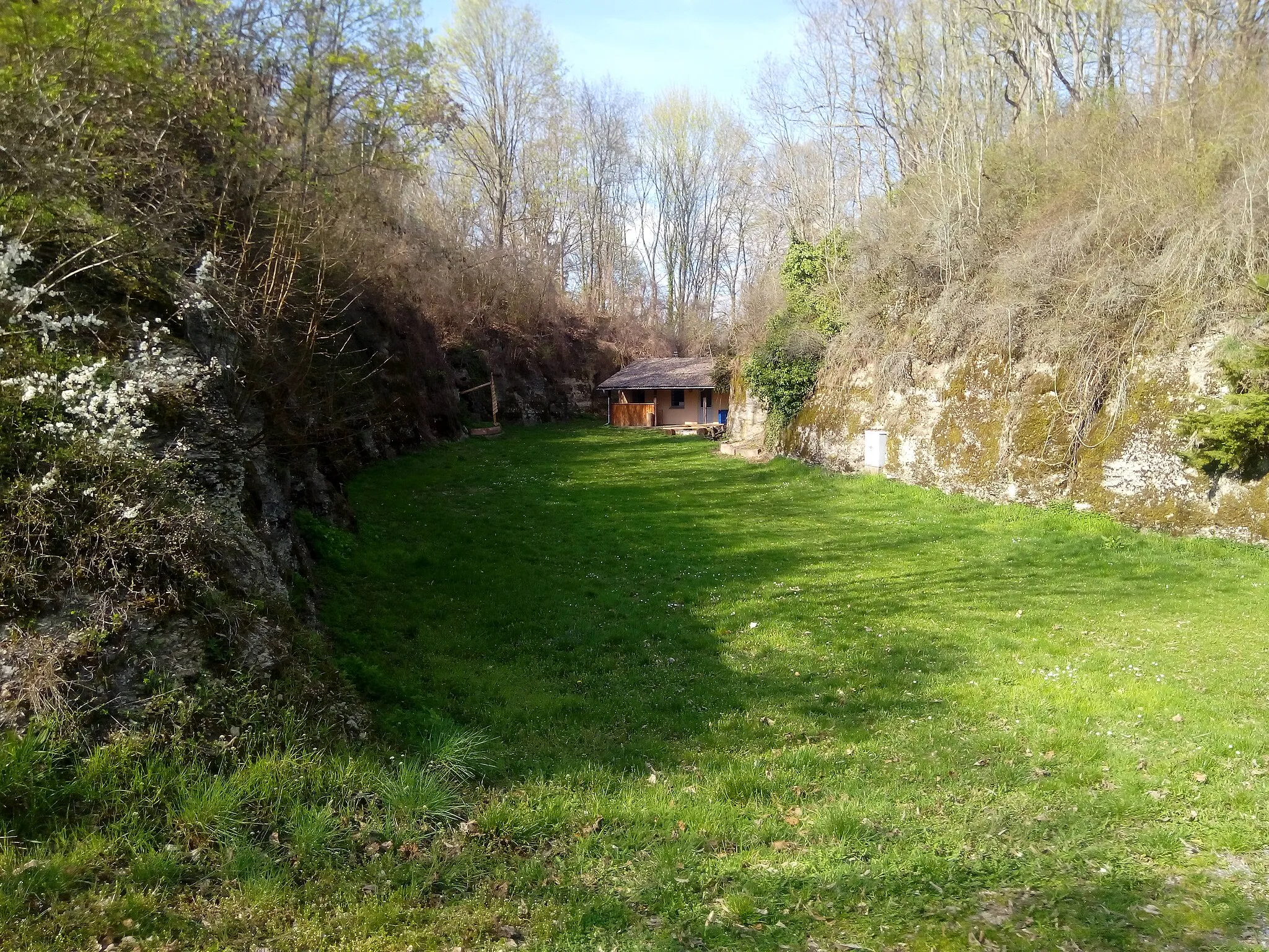 Photo showing: Burg Schüpf, unterer Graben