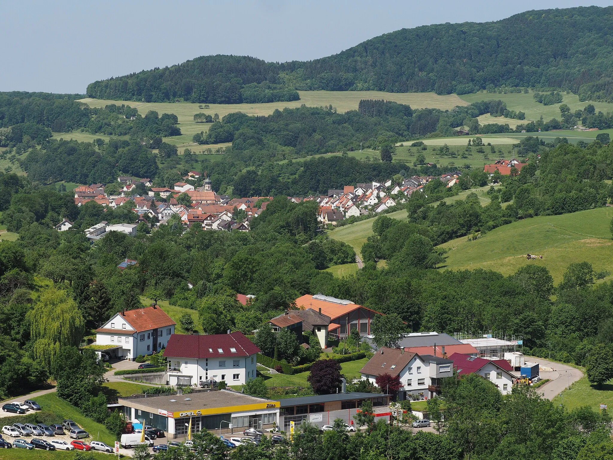 Photo showing: View from Weißenstein towards Nenningen, Schwäbische Alb, Germany