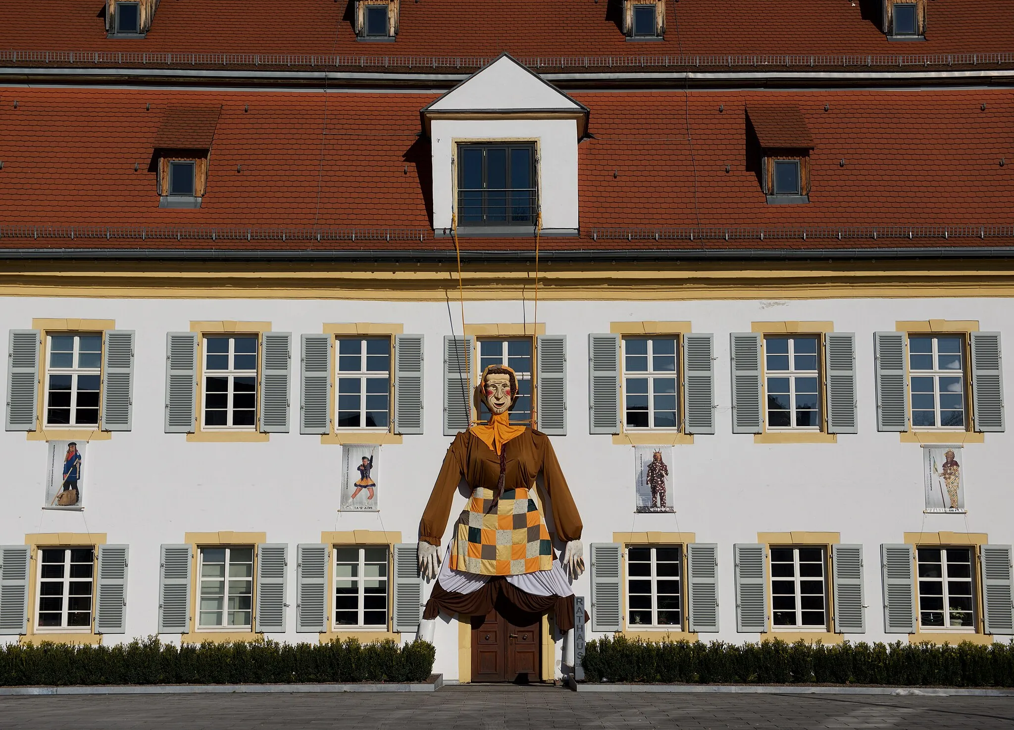 Photo showing: Rathaus Rechberghausen zu Fasching
