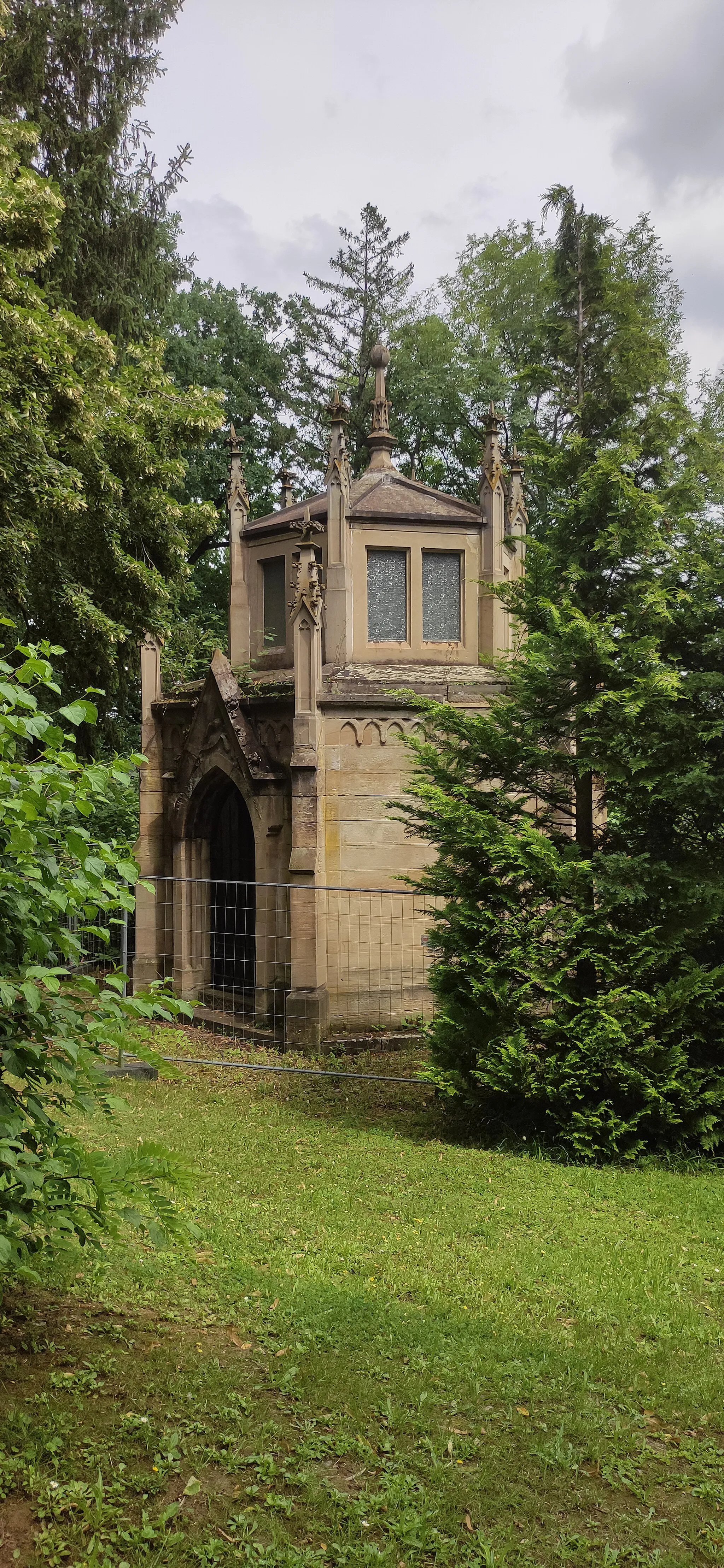Photo showing: Grabmal (Mausoleum der Familie Ebel) , Ludwigsburg, Uferstraße 50, Geschützt nach § 2 DSchG