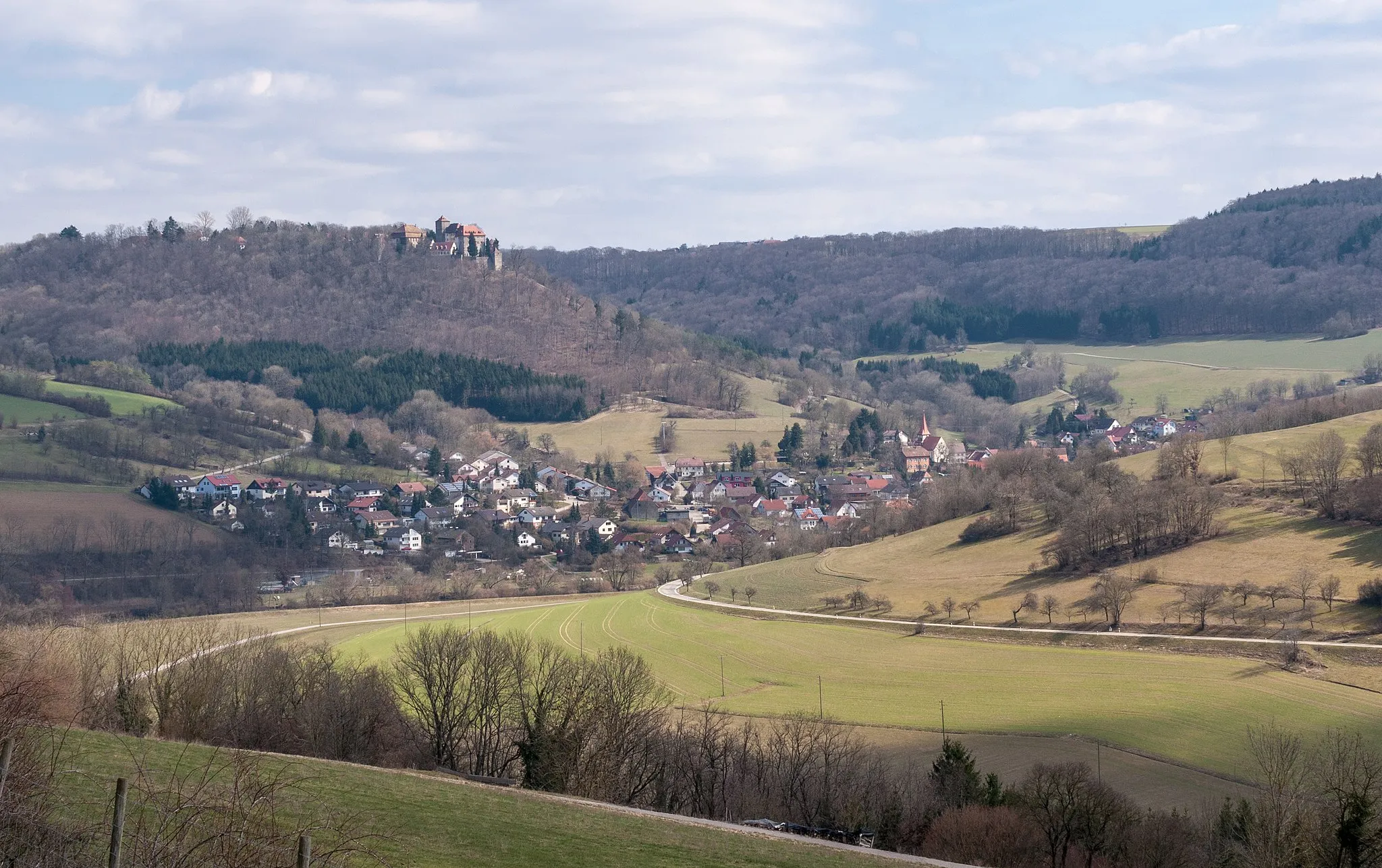 Photo showing: Der Künzelsauer Ortsteil Kocherstetten und Schloss Stetten von Westen aus gesehen.