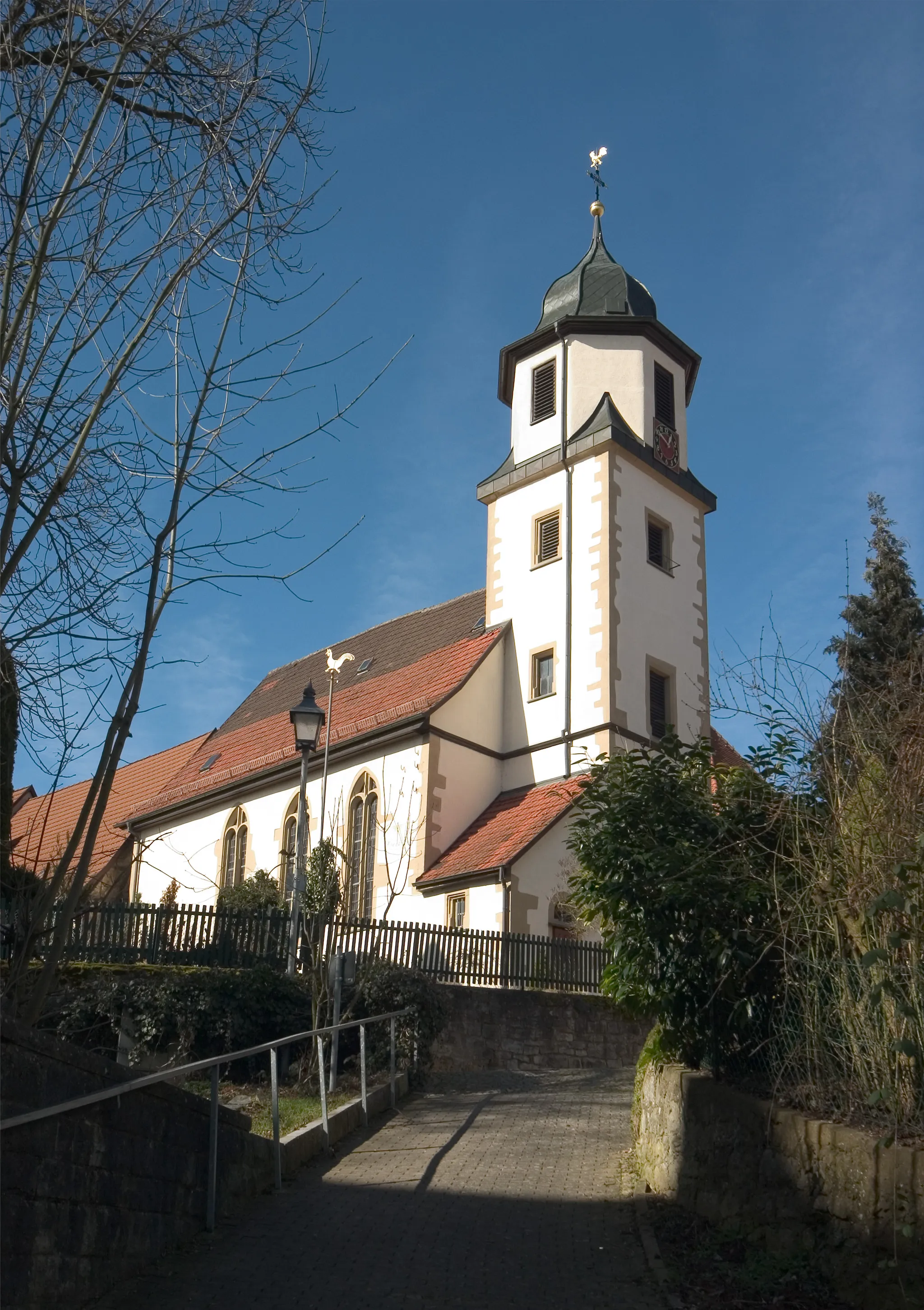 Photo showing: View of the Georgskirche (Saint George church) in Kleiningersheim (a district of Ingersheim, Baden-Württemberg, Germany), seen from southeast. Image slightly edited.