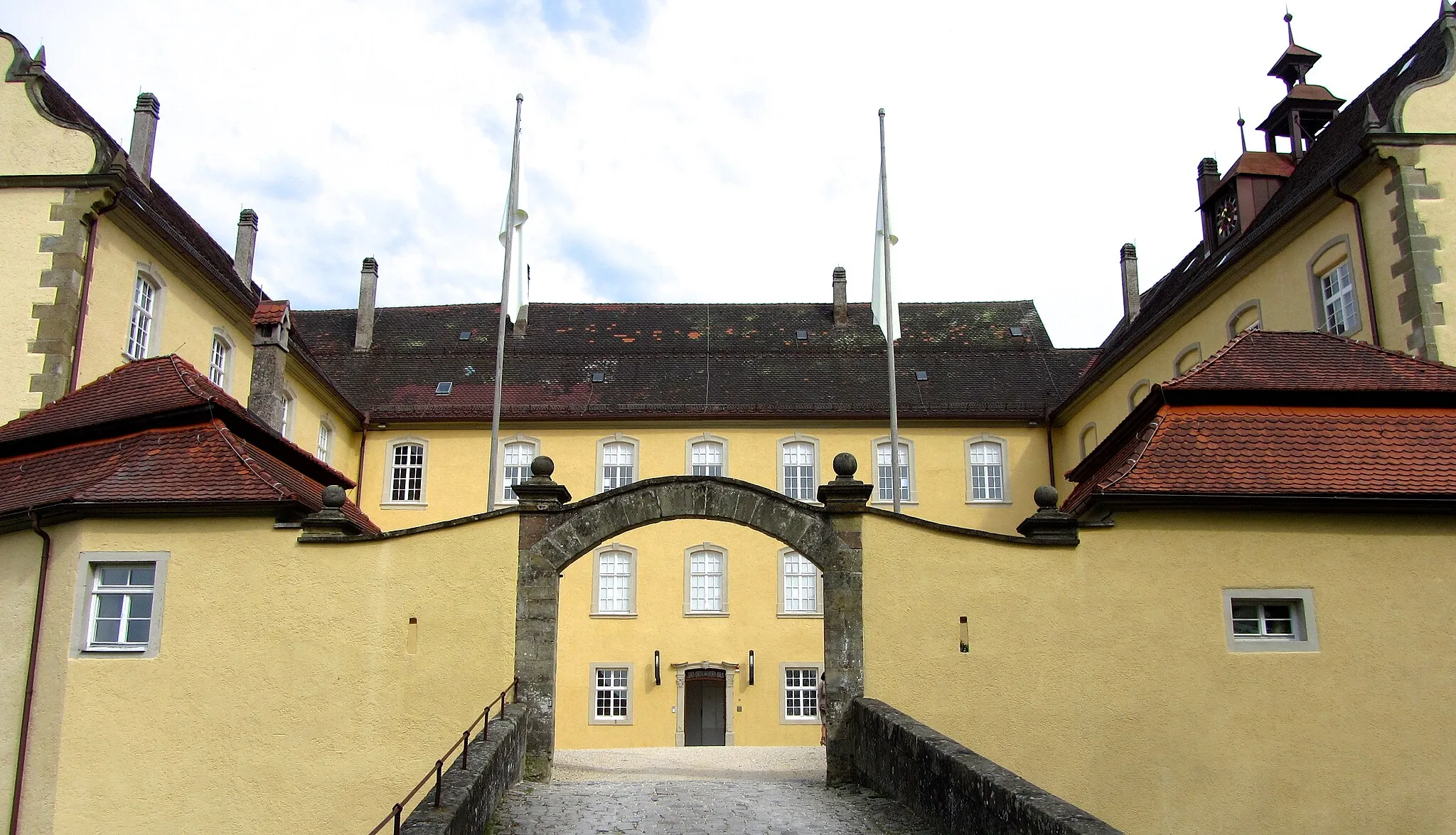 Photo showing: Eingang zu Schloss Untergröningen