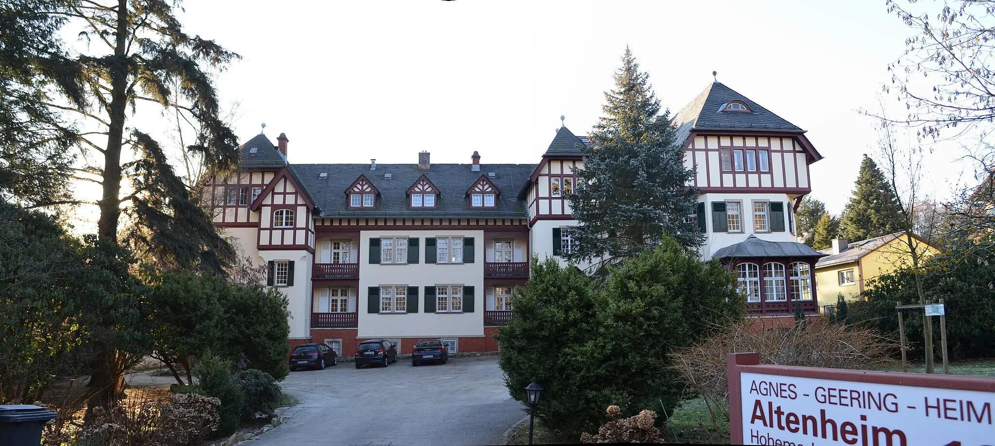 Photo showing: Oberursel, Hohemarkstraße 166, ehem. Erholungsheim	 Hohemarkstraße 166 heute Agnes-Geering-Heim Alten- und Pflegeheim