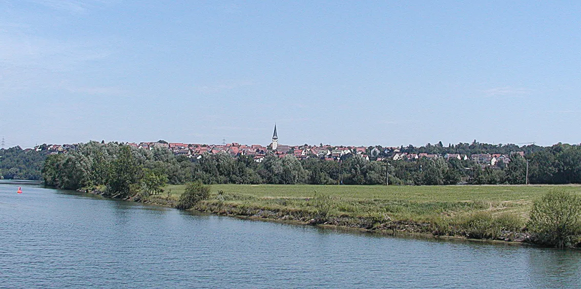 Photo showing: Poppenweiler vom Neckar gesehen