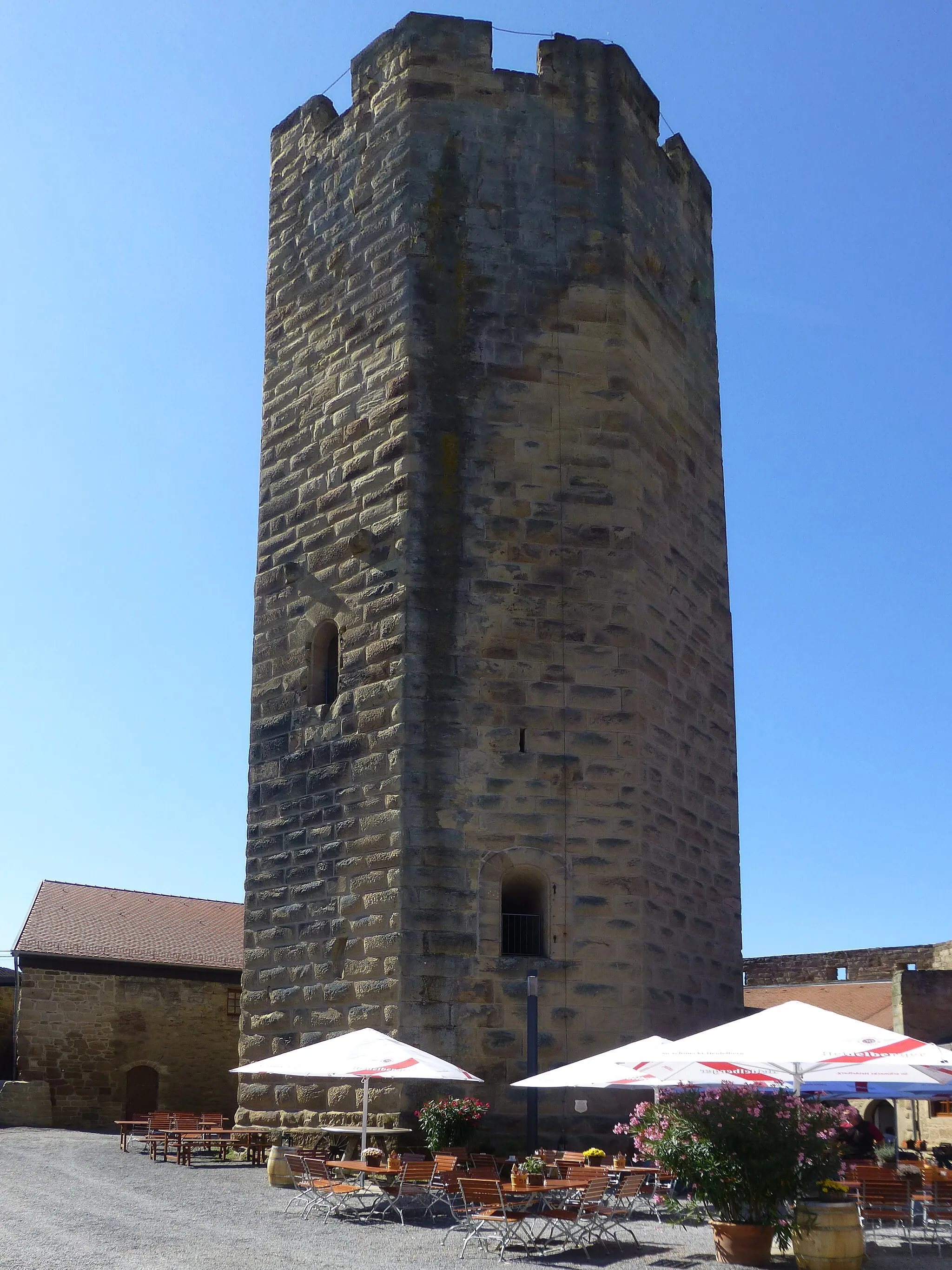 Photo showing: Bergfried der Burg Steinsberg