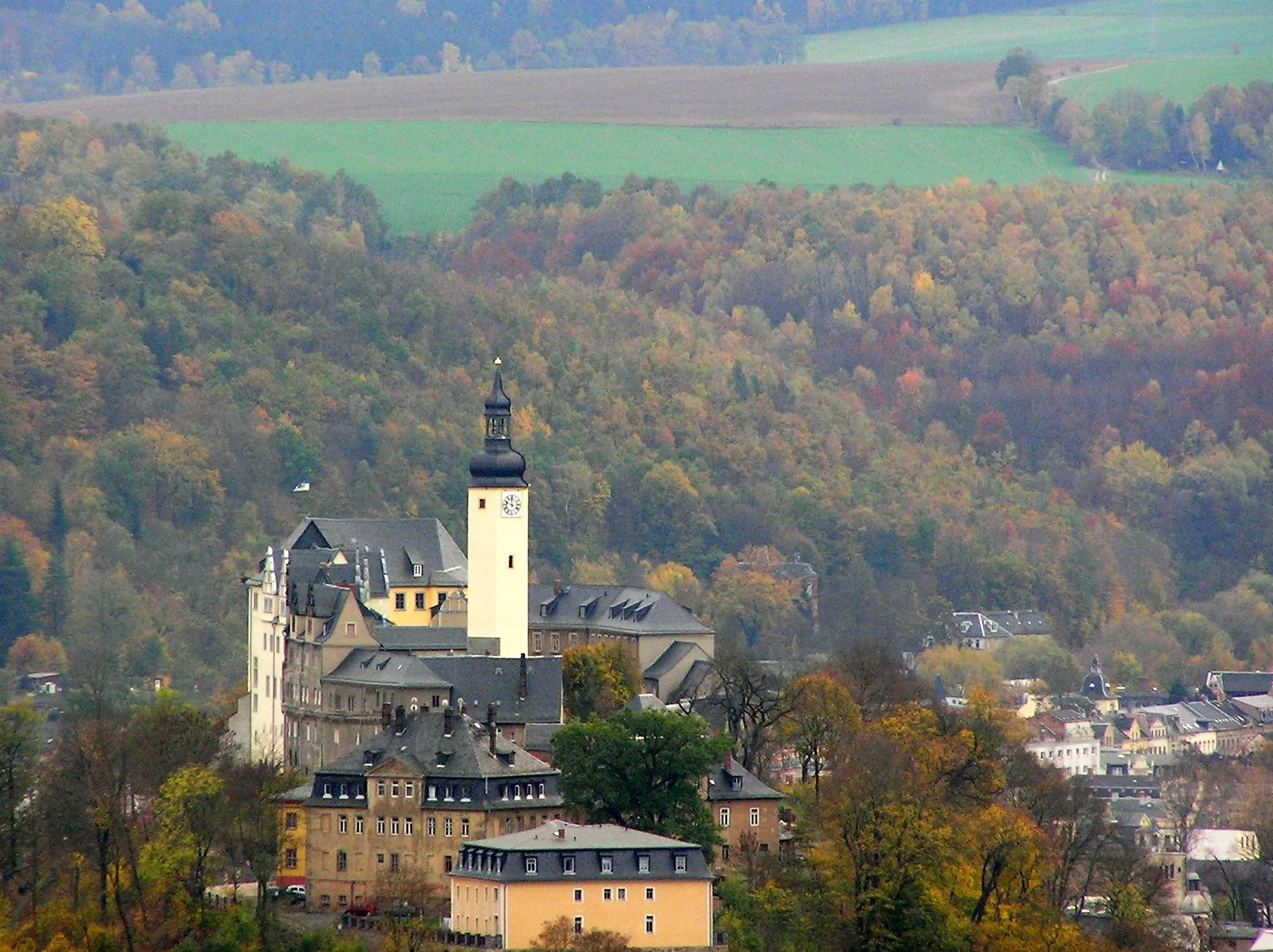 Photo showing: Blick zum "Oberen Schloß" vom "Weißen Kreuz" in Greiz, Deutschland