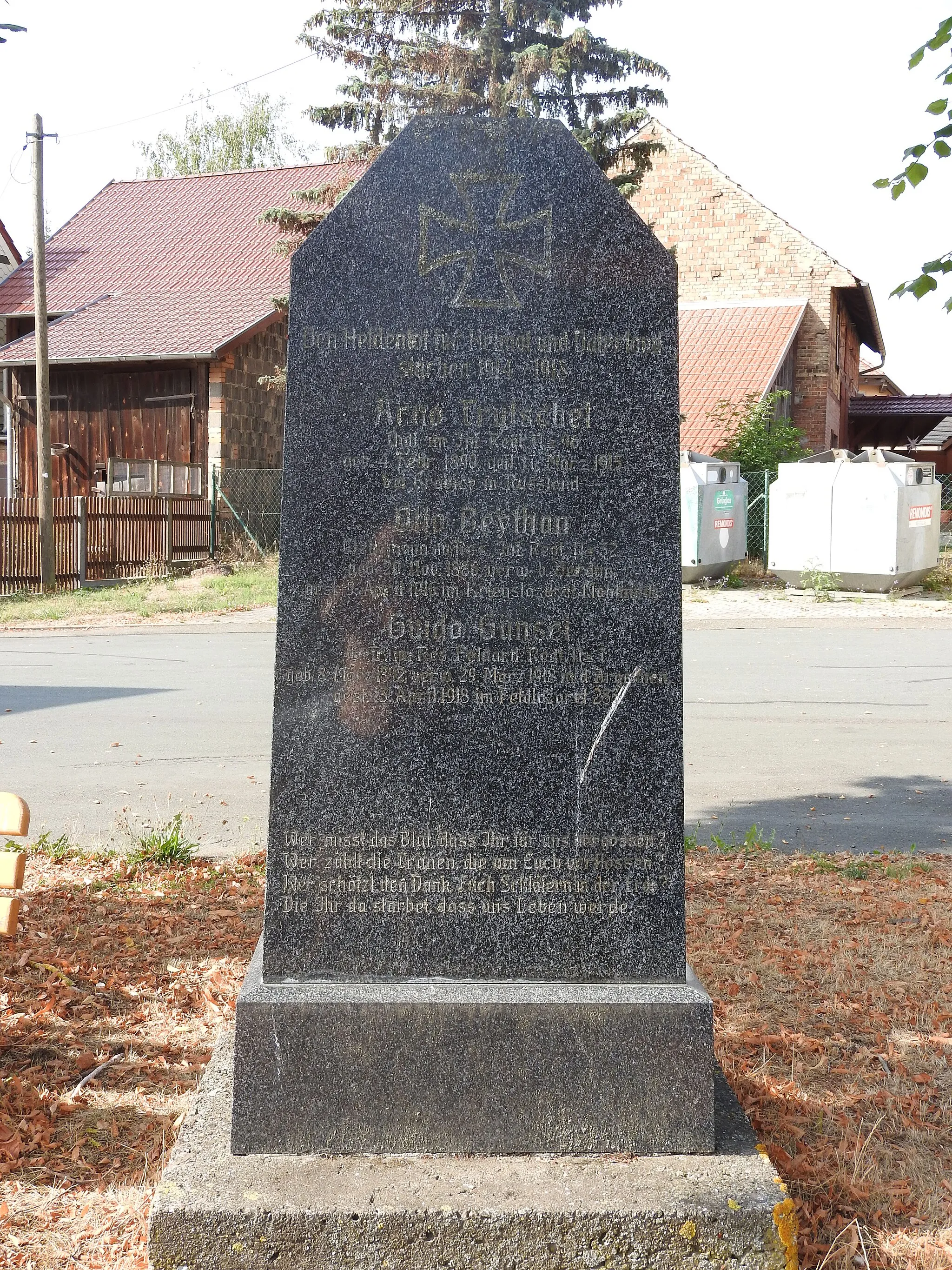 Photo showing: Kriegerdenkmal in Geilsdorf, Stadtilm in Thüringen