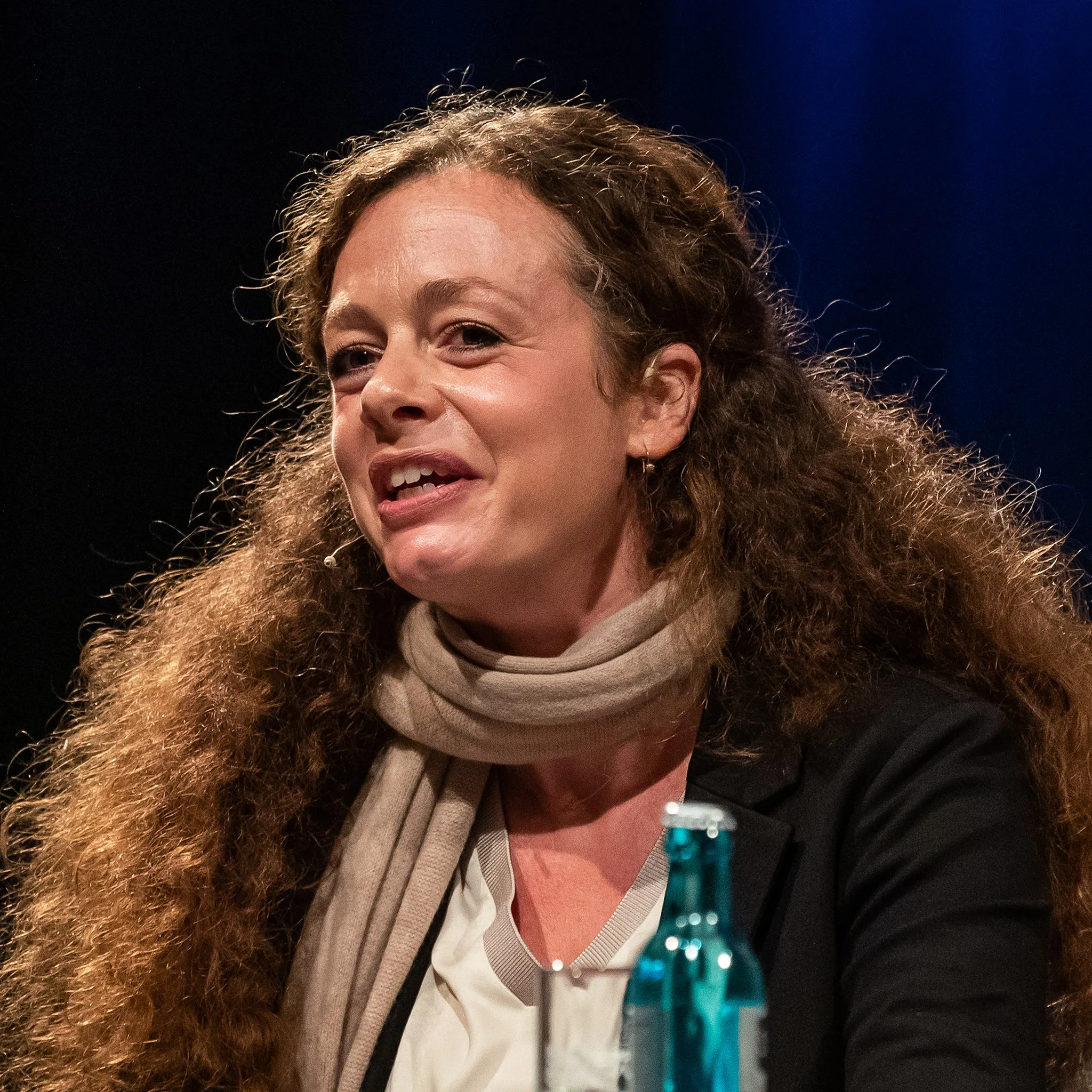 Photo showing: Lesung, Donna Leon; Shelly Kupferberg (Redakteurin Deutschlandfunk Kultur, Moderation)