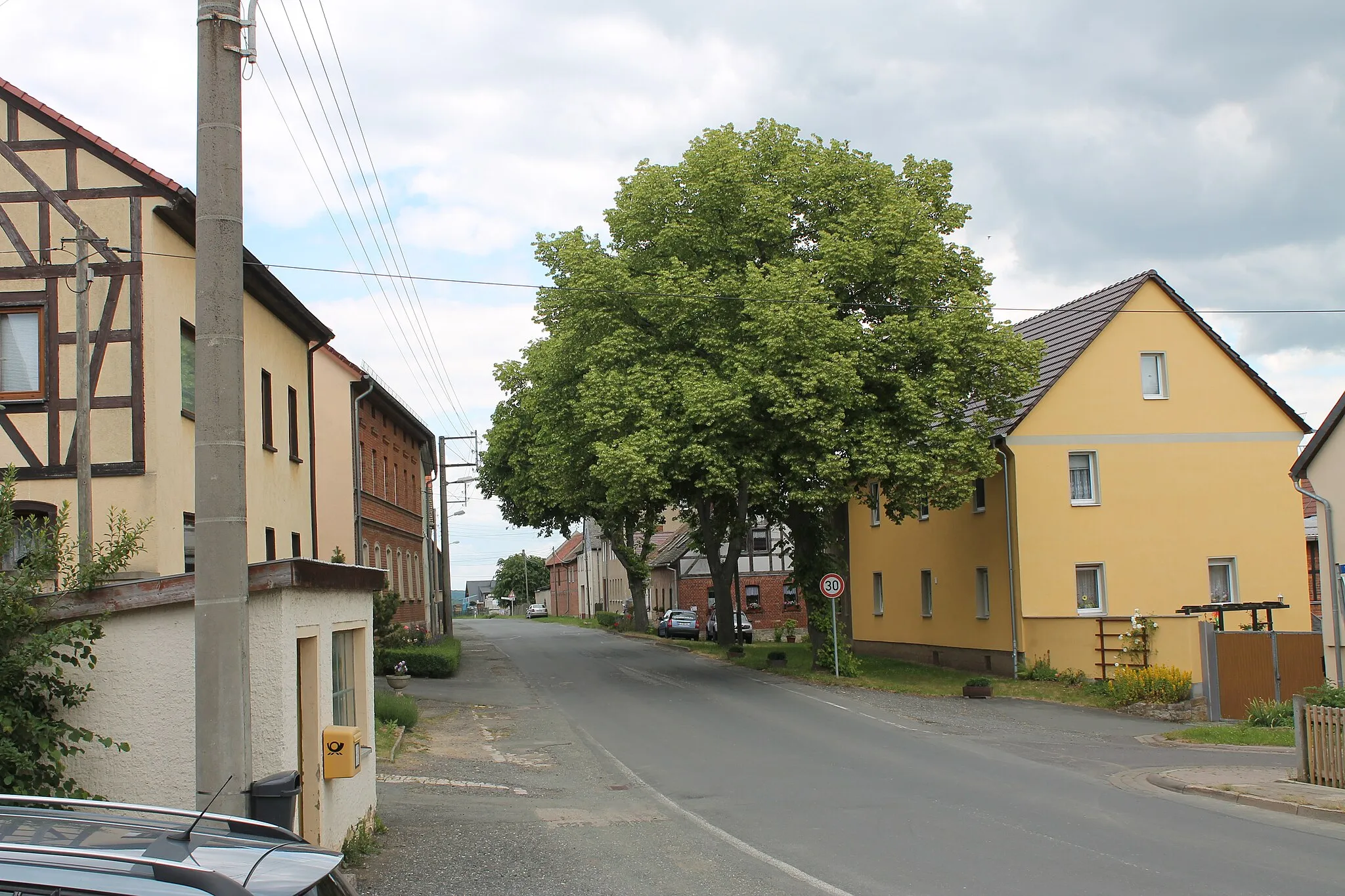 Photo showing: Der Jenaer Stadtteil Krippendorf im Juni 2014.