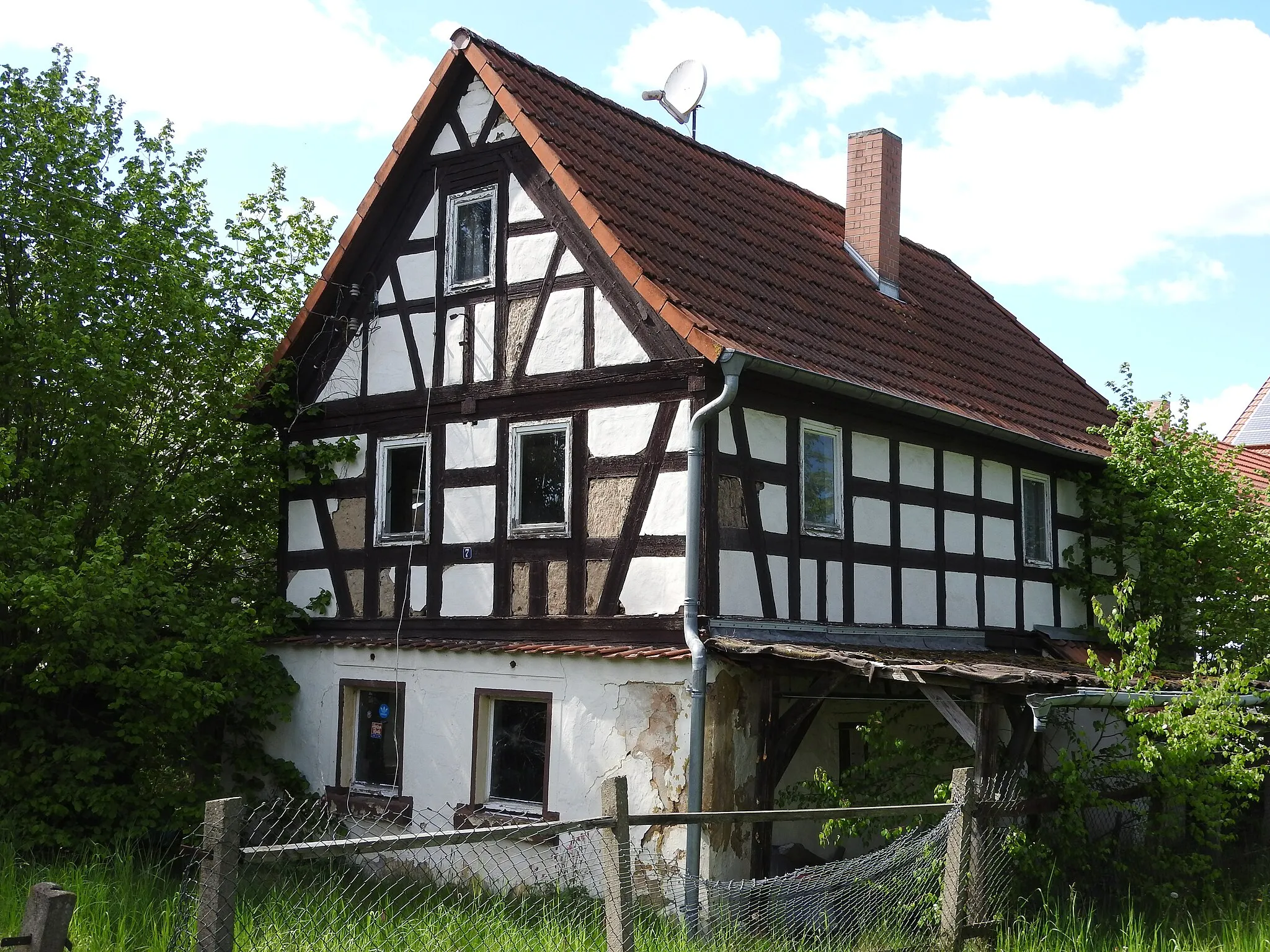 Photo showing: Old house in Alsmannsdorf, Thuringia