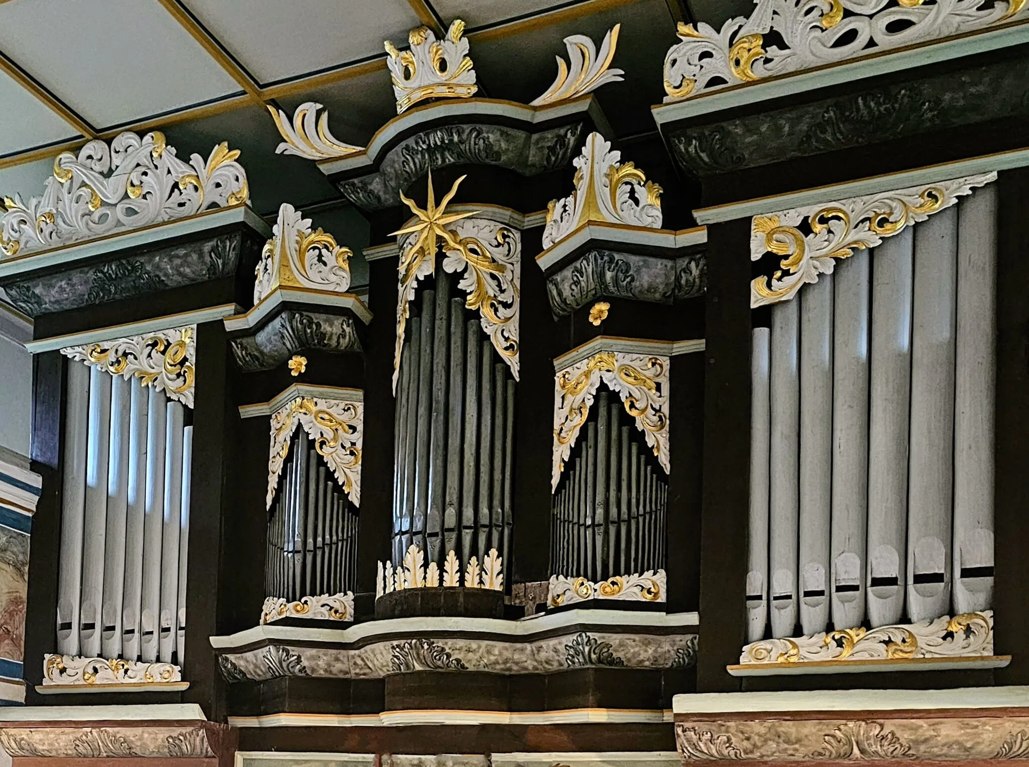 Photo showing: Evangelisch-lutherische St.-Johannis-Kirche Drognitz, Landkreis Saalfeld-Rudolstadt, Thüringen, Deutschland