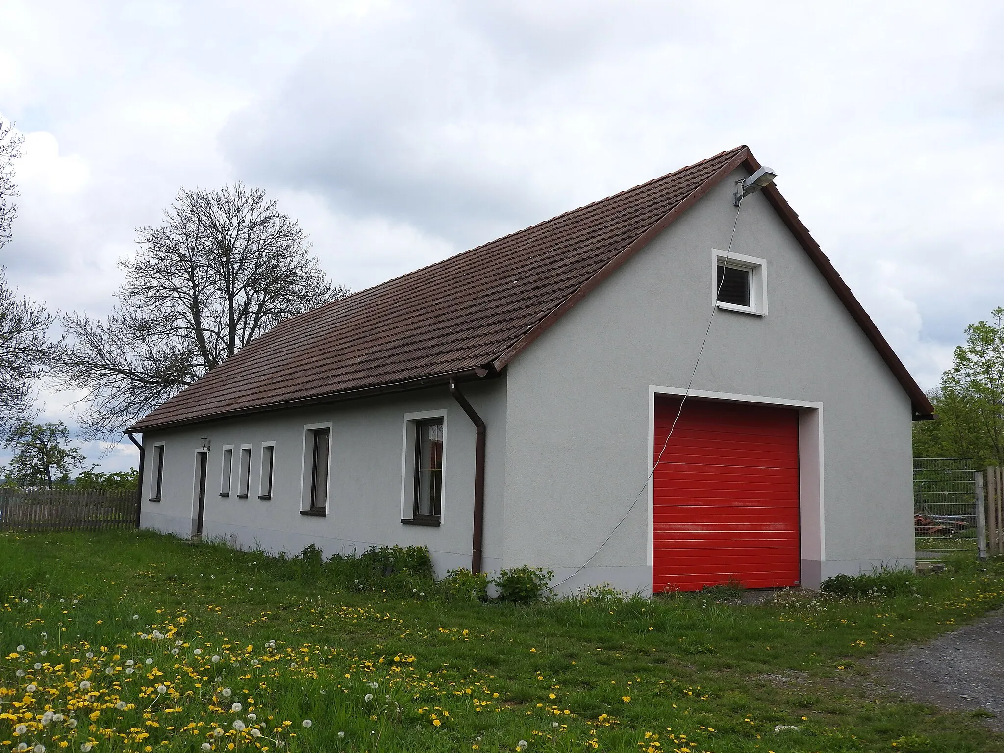 Photo showing: Feuerwehrgerätehaus in Leubsdorf, Lemnitz in Thüringen