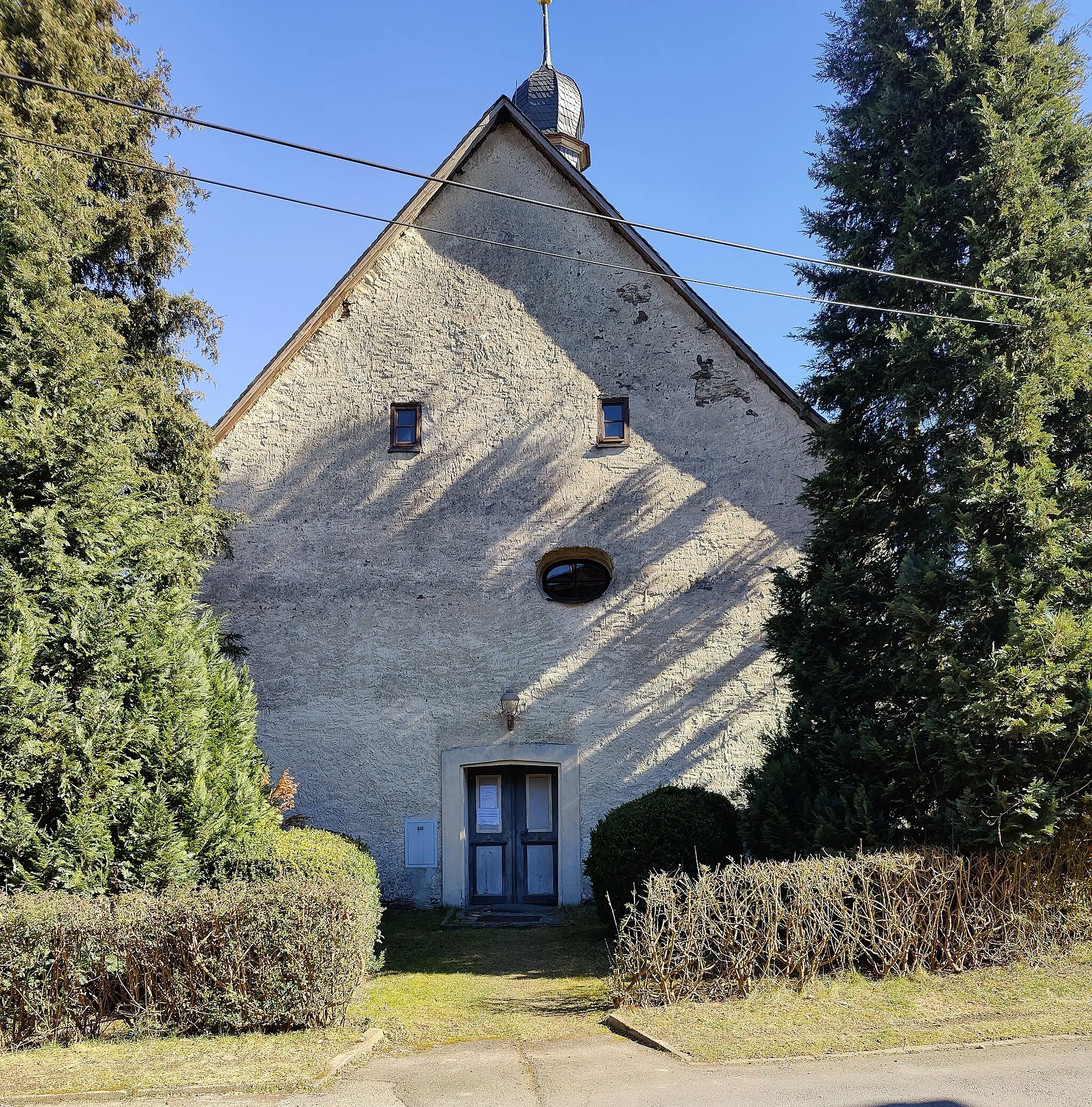 Photo showing: Evangelisch-lutherische Dorfkirche Lothra, Gemeinde Drognitz, Thüringen, Deutschland