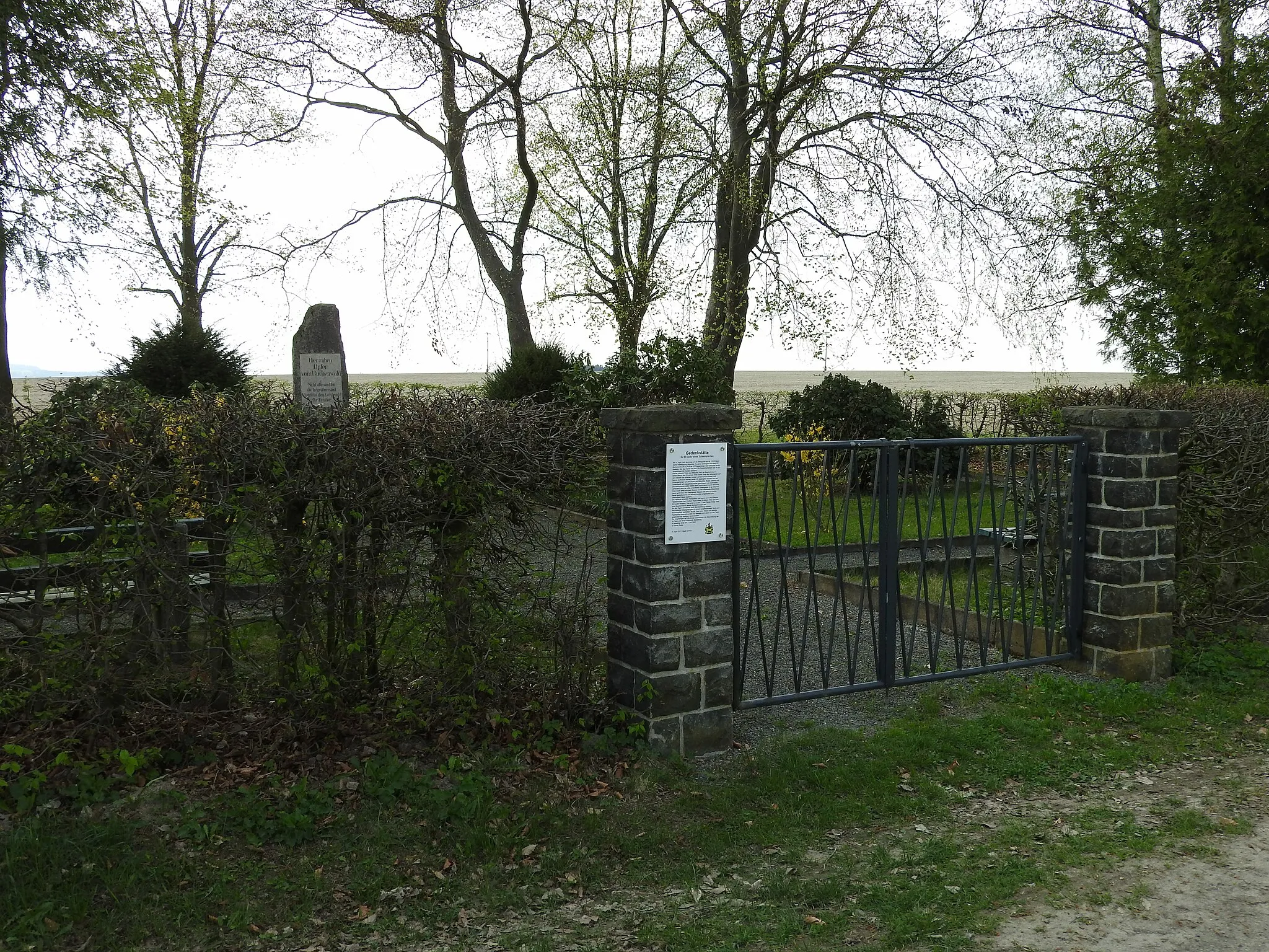 Photo showing: Buchenwald Denkmal bei Möschlitz, Thüringen