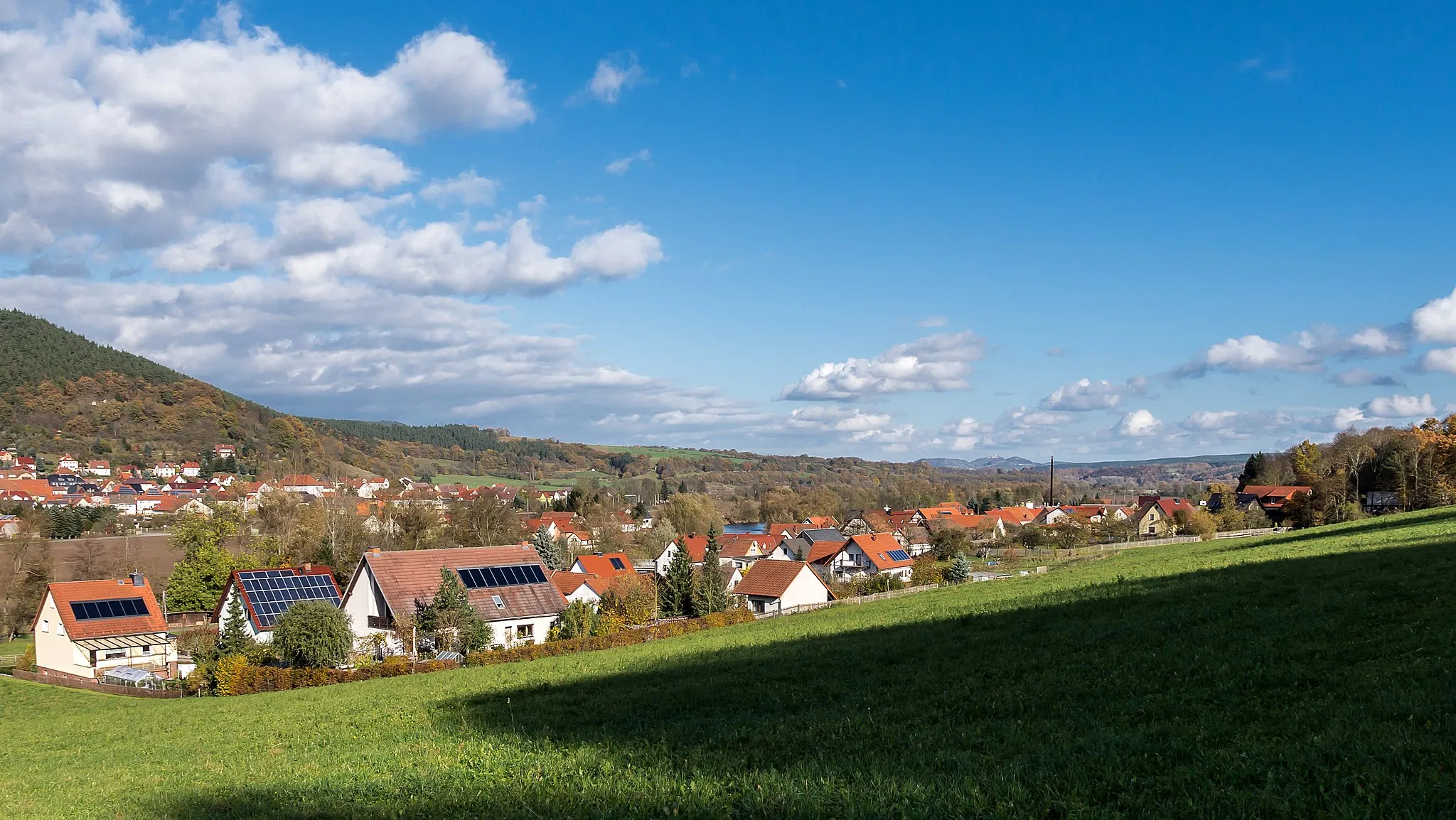 Photo showing: Oberkrossen Südwestansicht Gemeinde Uhlstädt-Kirchhasel