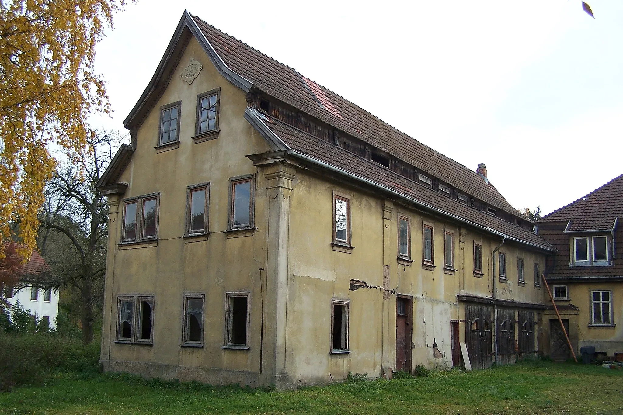 Photo showing: Der Ostflügel - Ansicht von der Hofeinfahrt.