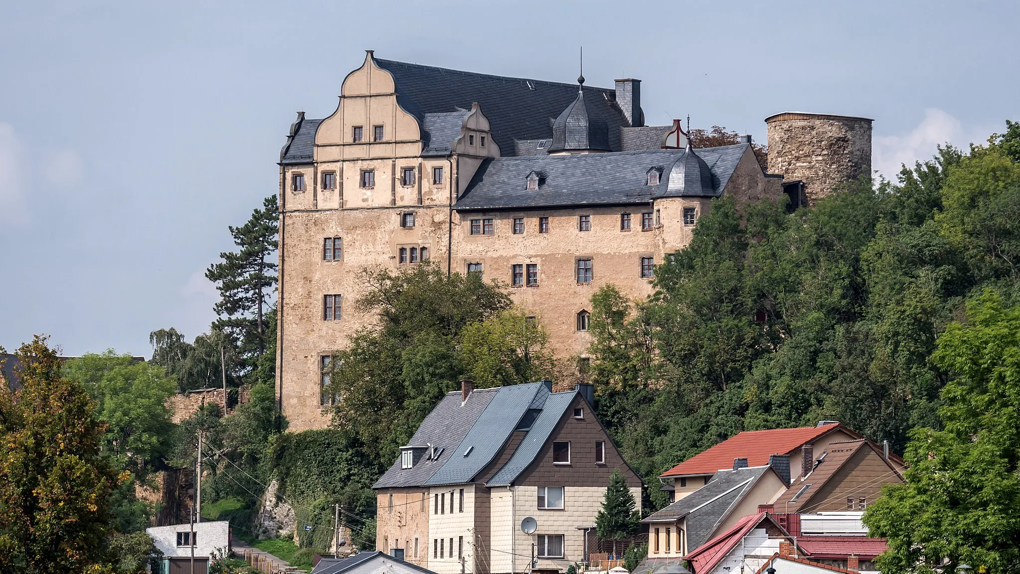 Photo showing: Könitz Am Schloßberg 16	Burg (Schloss) mit Nebengebäuden, Befestigung und Grundstück (Park)