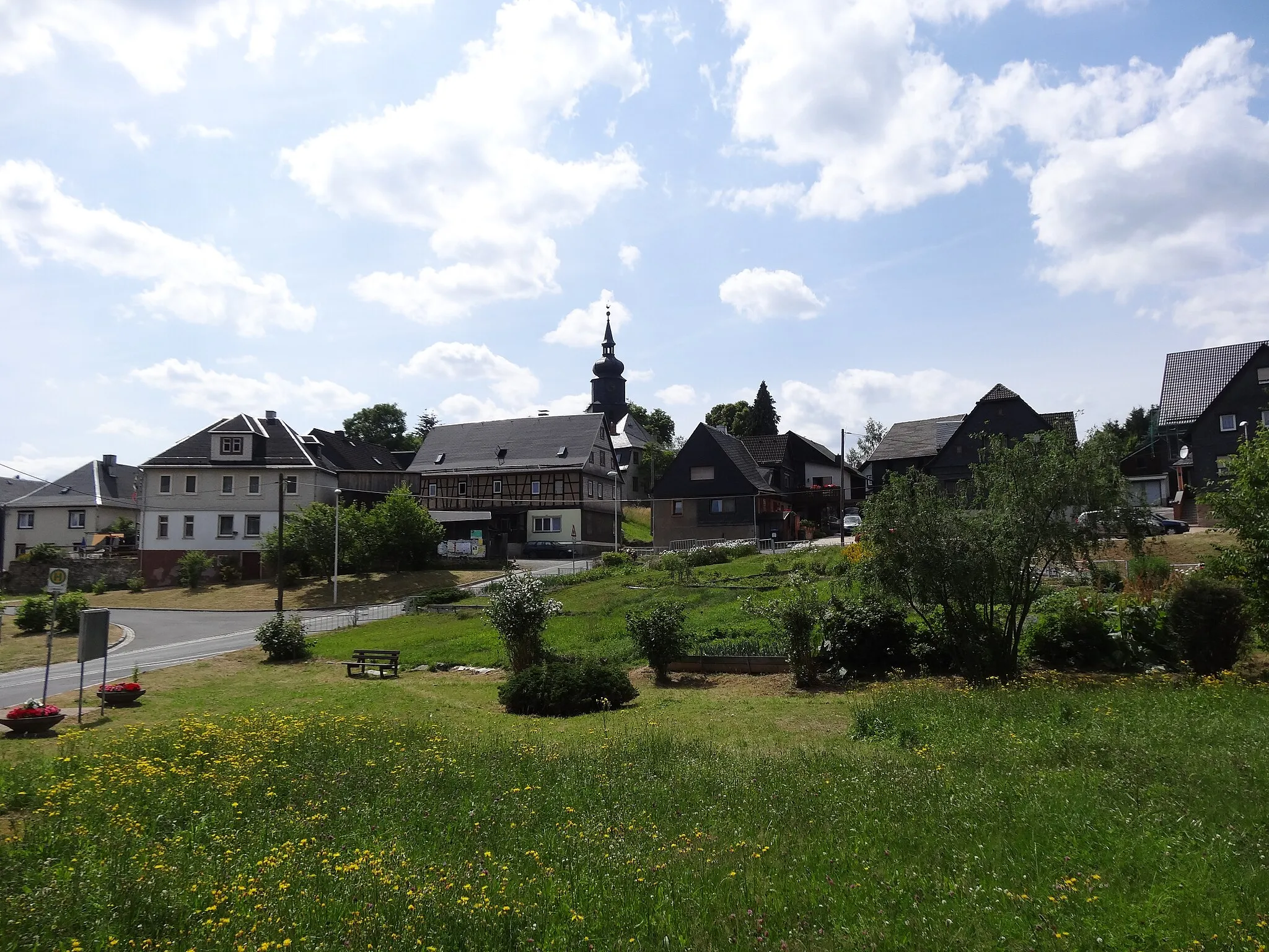 Photo showing: Central place of Großneundorf, Thuringia, Germany