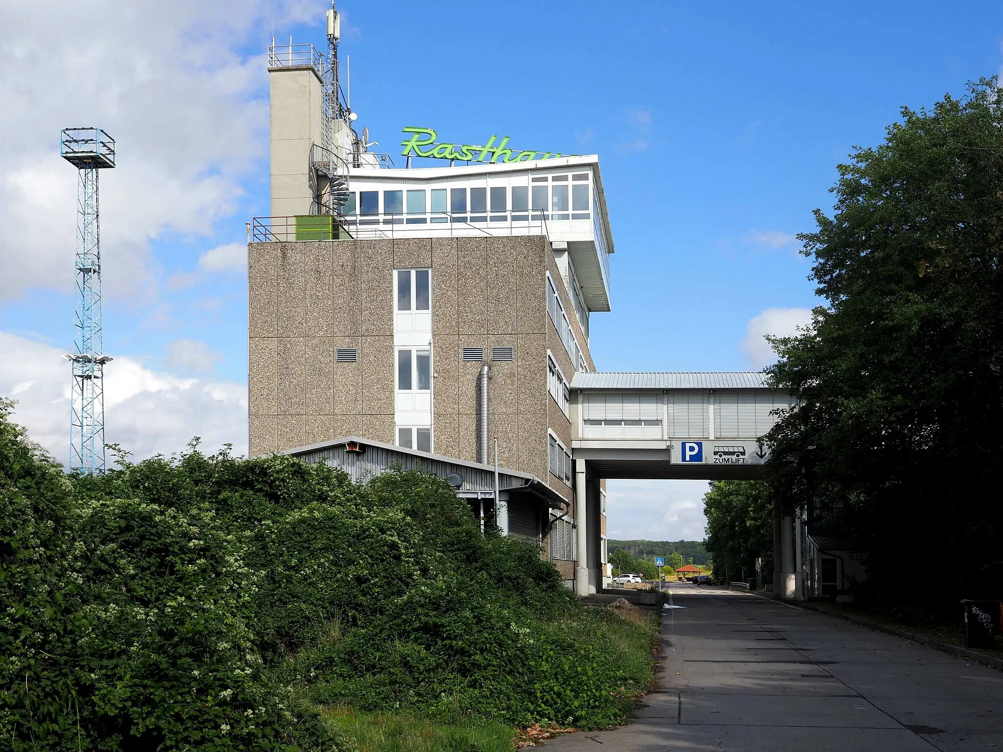 Photo showing: Ehemaliger Führungspunkt des K-GÜST Wartha

zuletzt Rasthaus mit Freeflow-Restaurant und Panorama-Bistro, jetzt geschlossen.