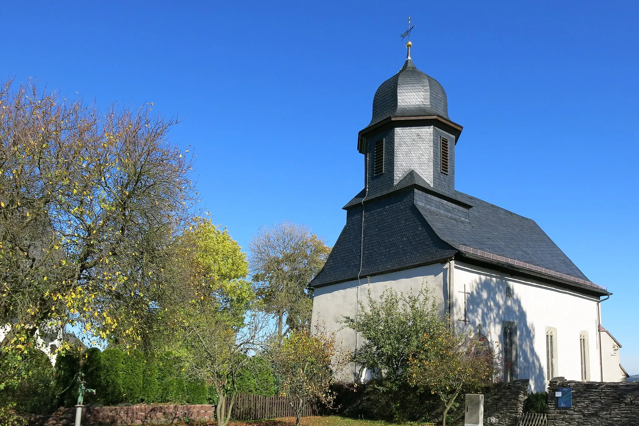 Photo showing: Heilig-Kreuz-Kirche Schweinbach
