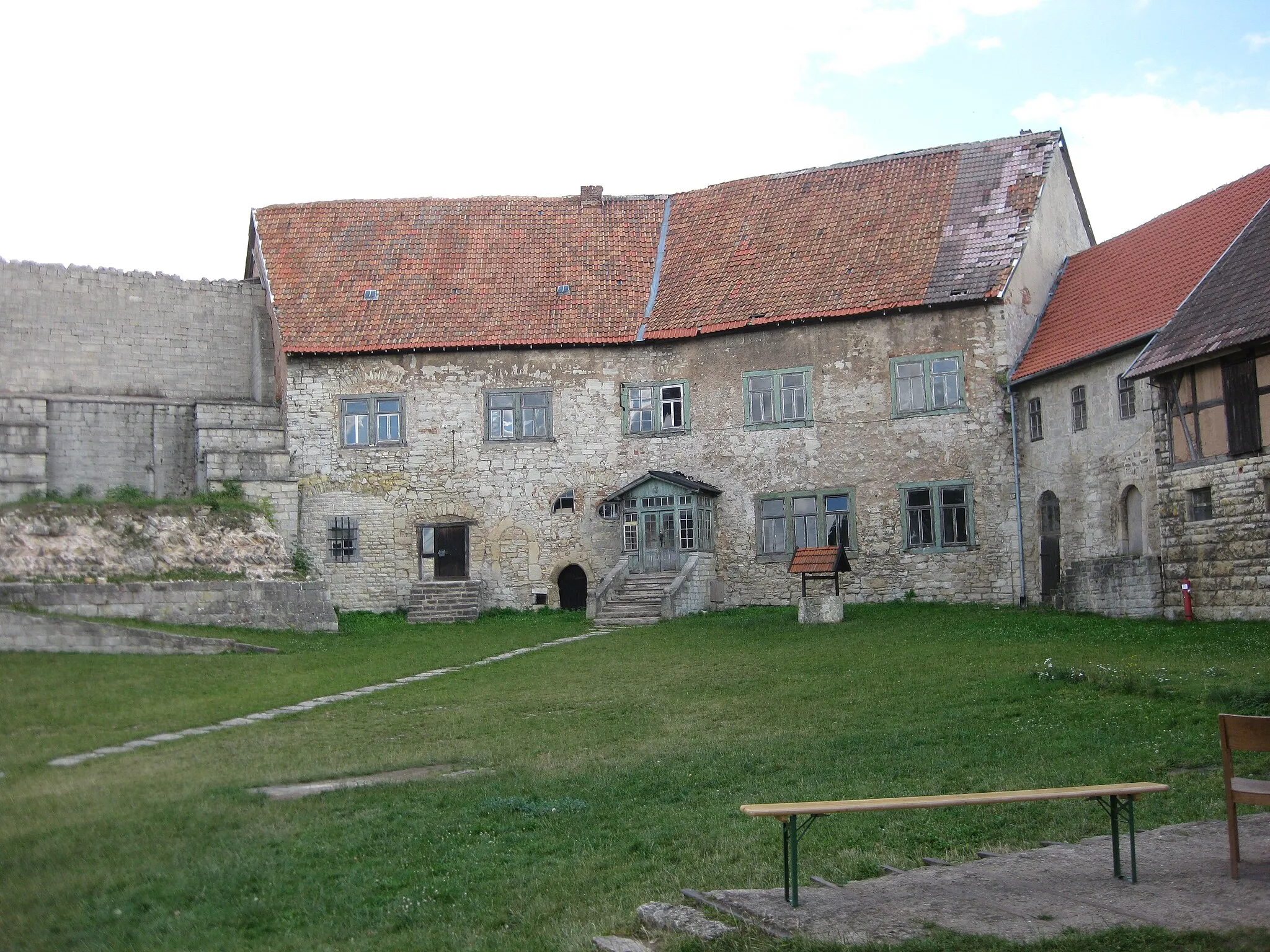 Photo showing: Burg Lohra Innenhof