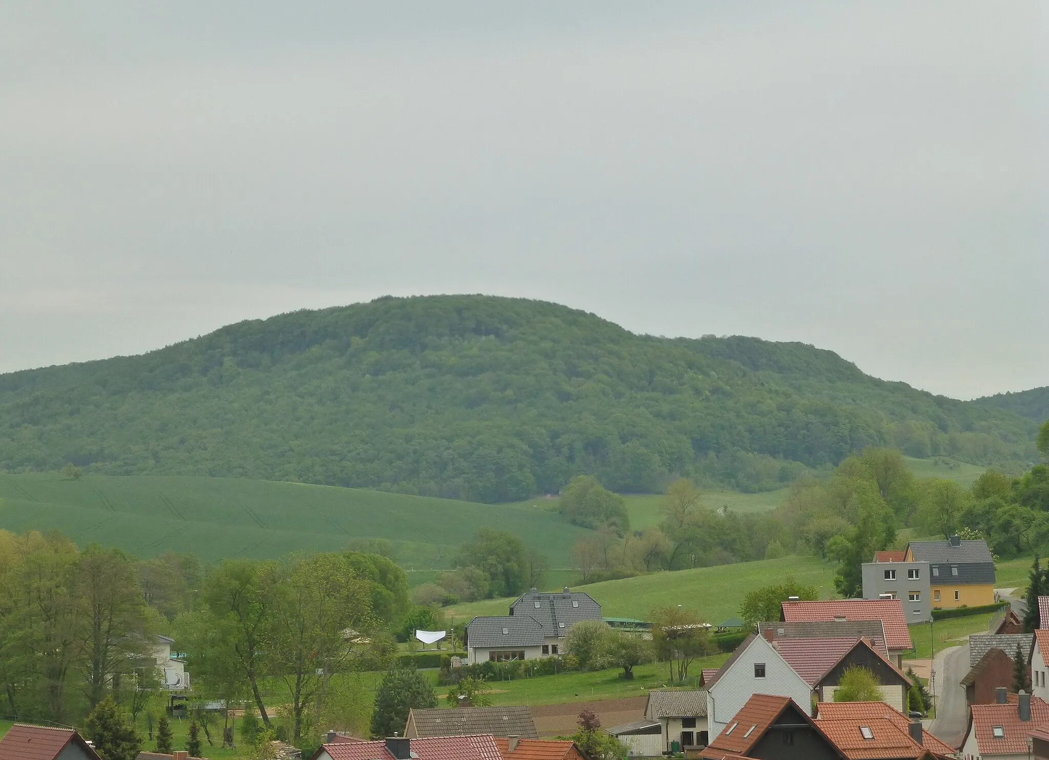 Photo showing: Blick von Lengenfeld zum Schlegelsberg