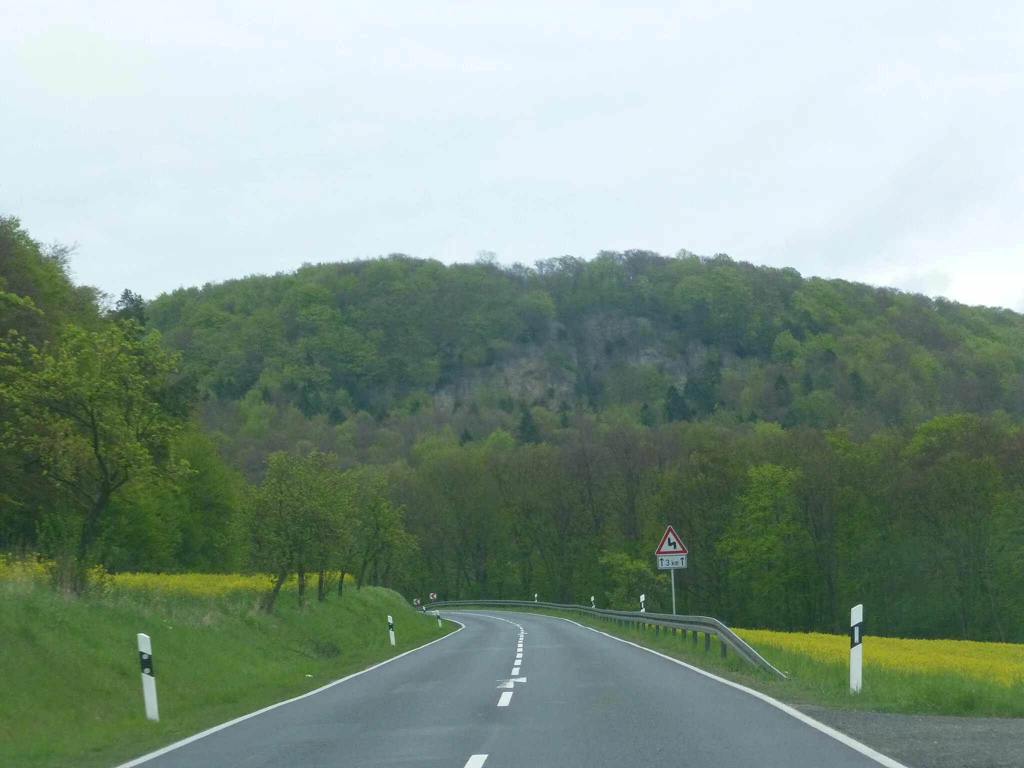 Photo showing: Blick von der L1003 bei Lengenfeld zur Klosterschranne am Brandkopf