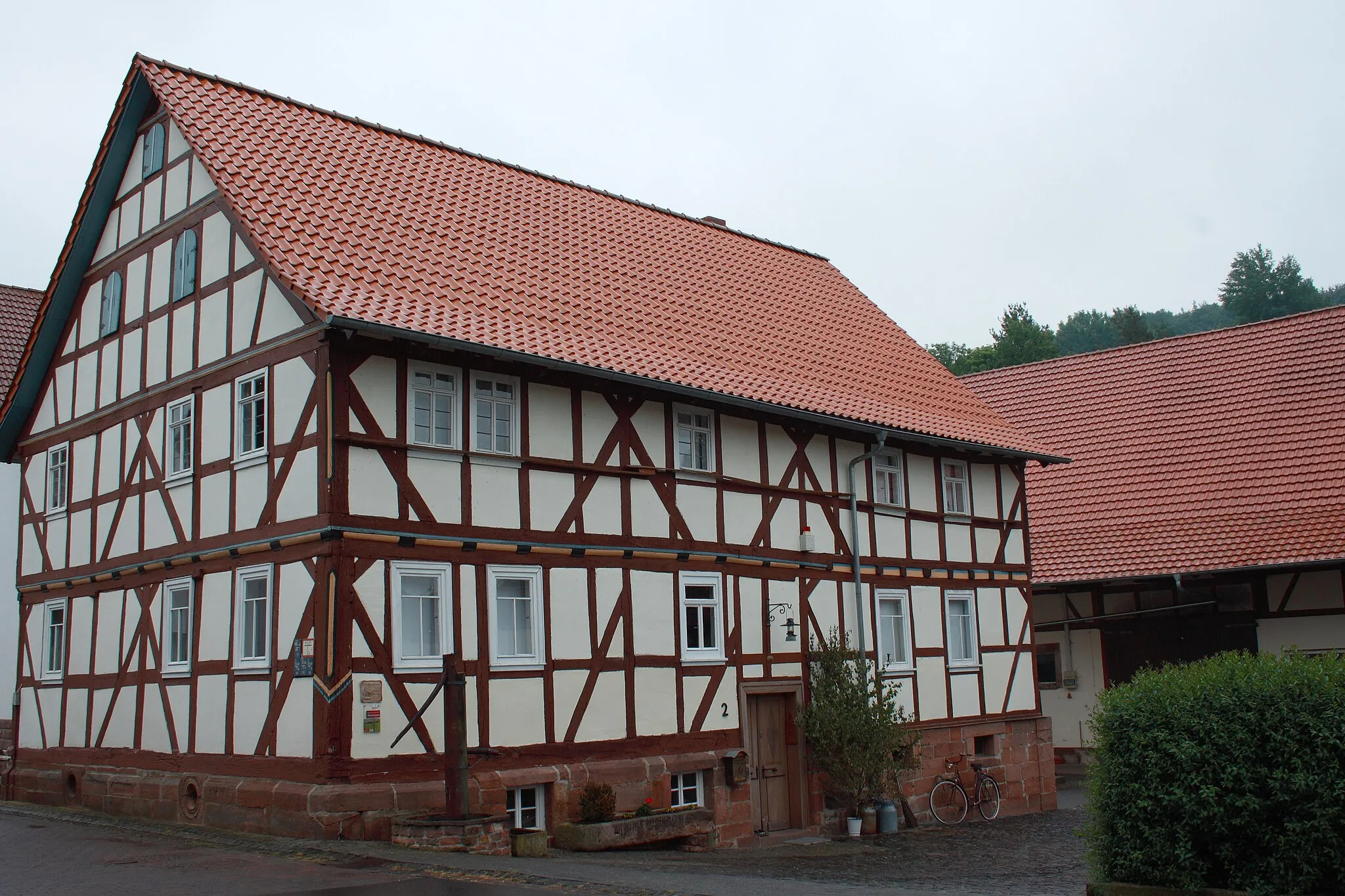 Photo showing: Buisch ahl Huss, Dorfmuseum in einem Fachwerkhaus in Fraurombach, einem Stadtteil von Schlitz im Vogelsbergkreis (Hessen)