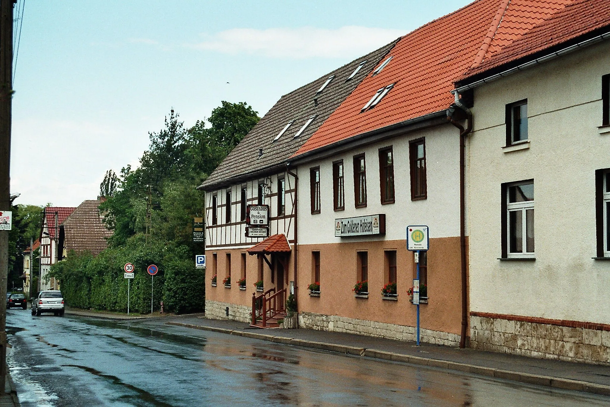 Photo showing: Ramsla, the inn "Zum Goldenen Hufeisen"