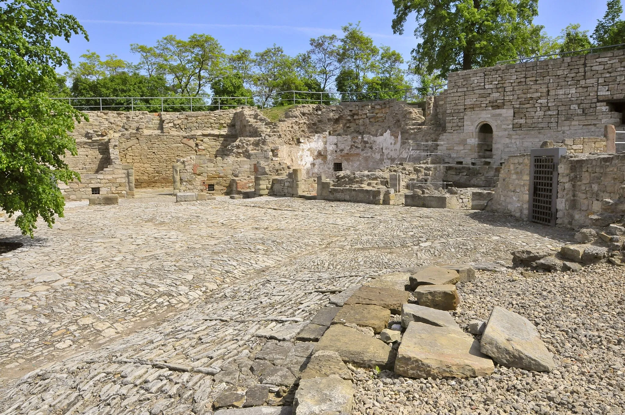 Photo showing: Schlossruine Herbsleben