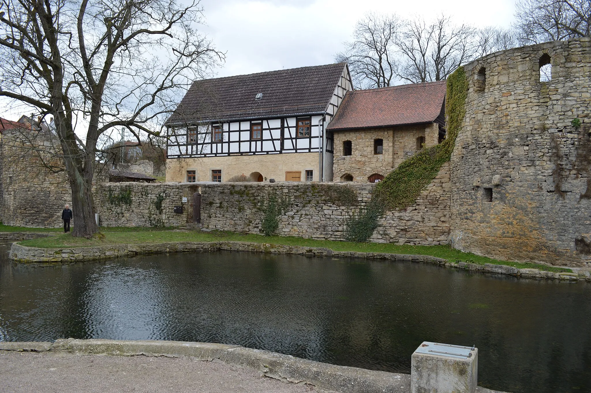 Photo showing: Schkölen, Saale-Holzland district, Thuringia, Germany, in April 2015: Water castle