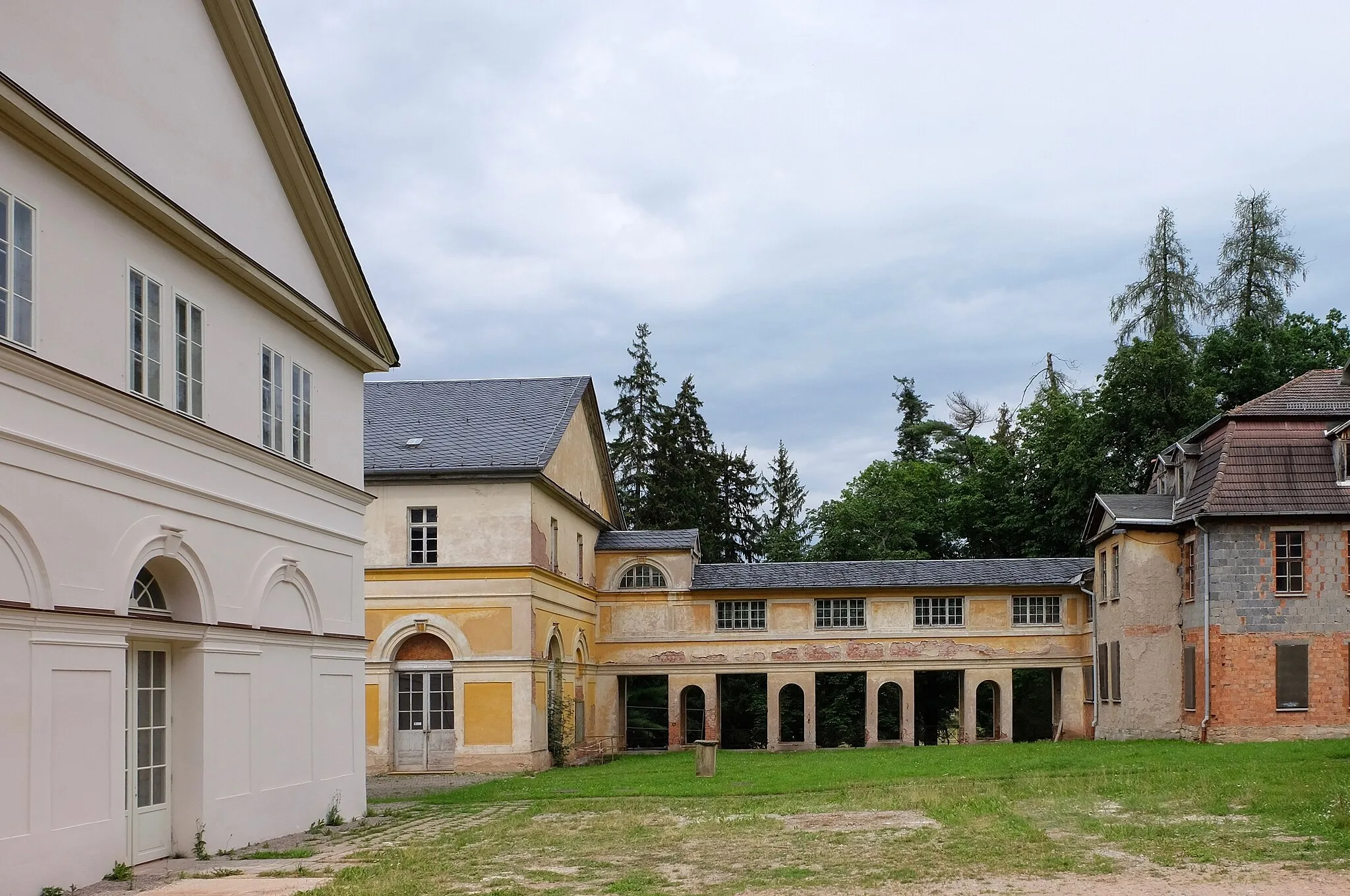 Photo showing: Der Prinzengang zwischen Prinzenhaus und Pavillion