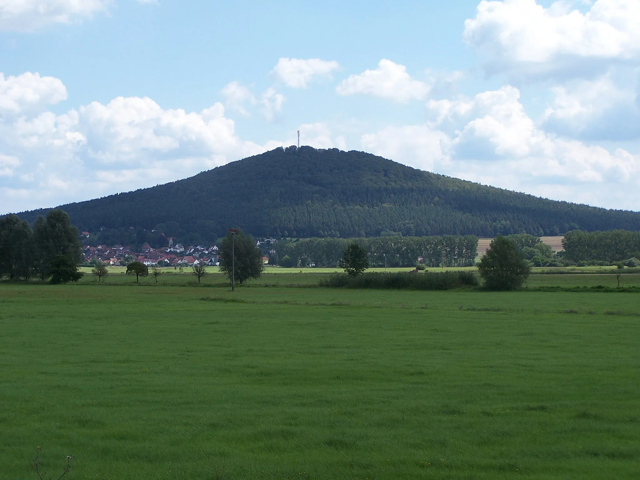 Photo showing: Blick aus Richtung Dorndorf zum Krayenberg.