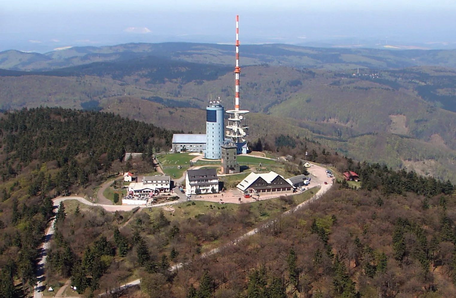 Photo showing: Großer Inselsberg (Luftaufnahme April 2007)