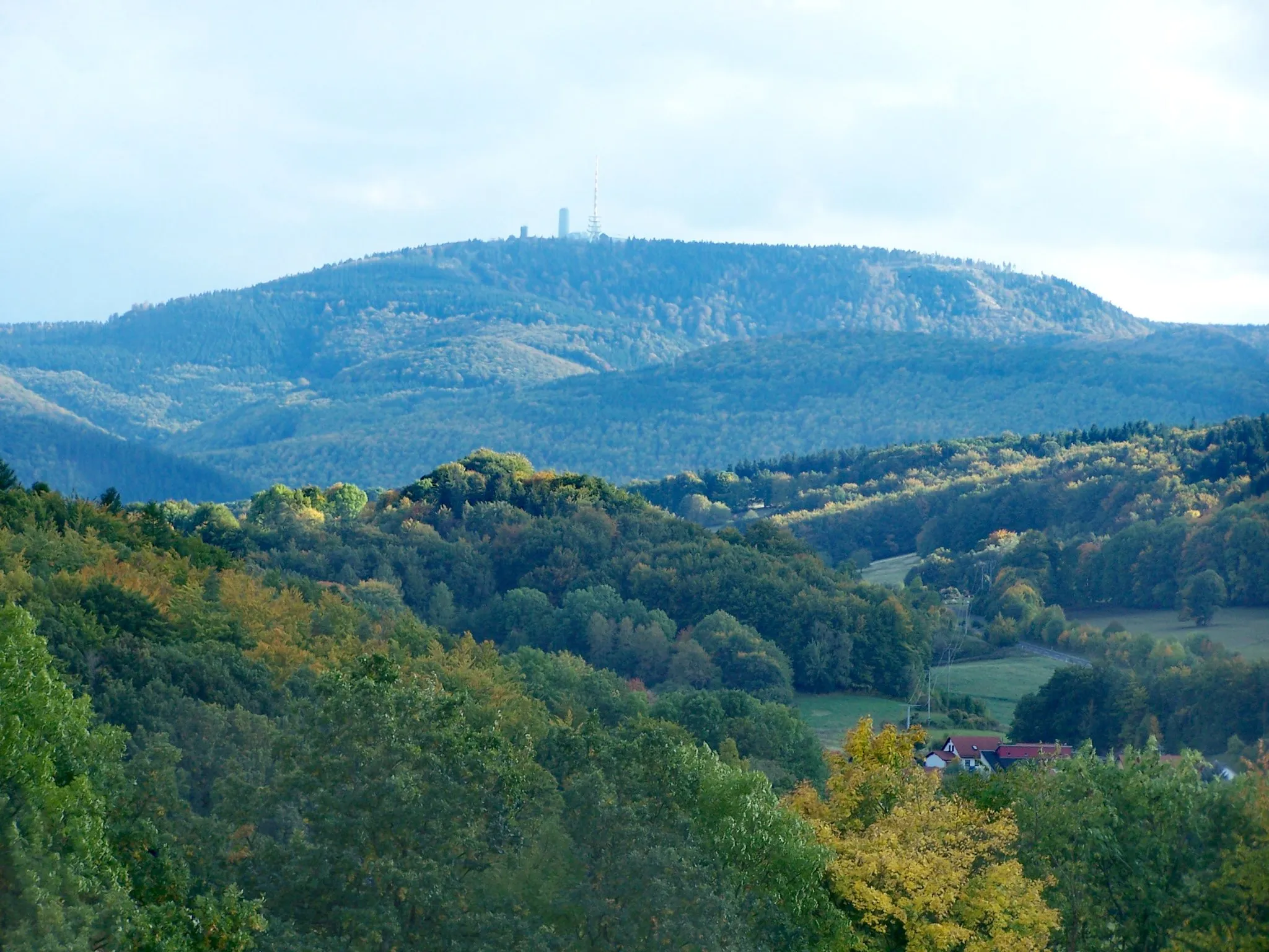 Photo showing: The Inselsberg seen from the panorama viewpoint at Kreuzweg.