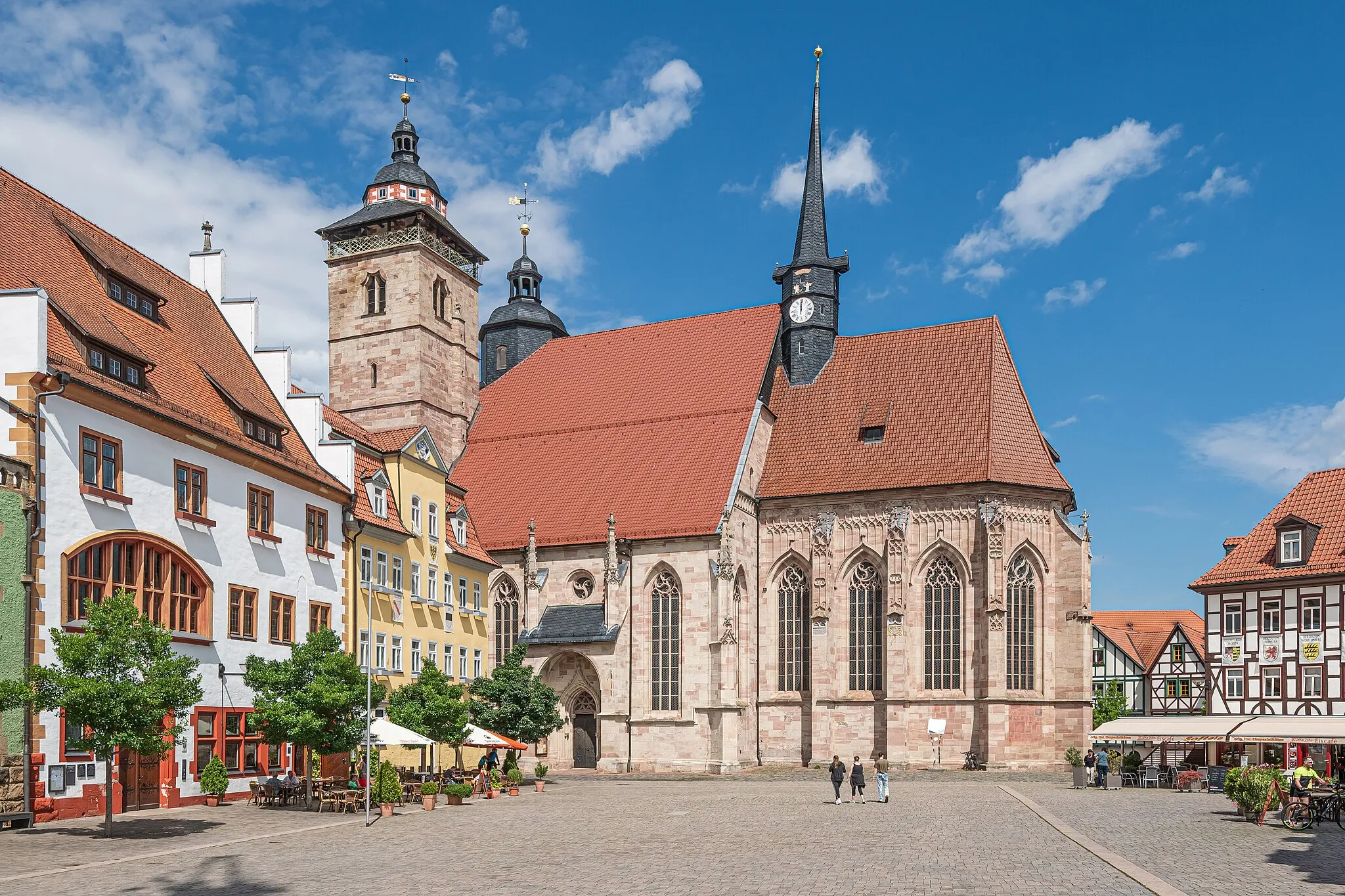 Photo showing: Old Market Square (with town hall and St. George's Church) in Schmalkalden, Thuringia, Germany