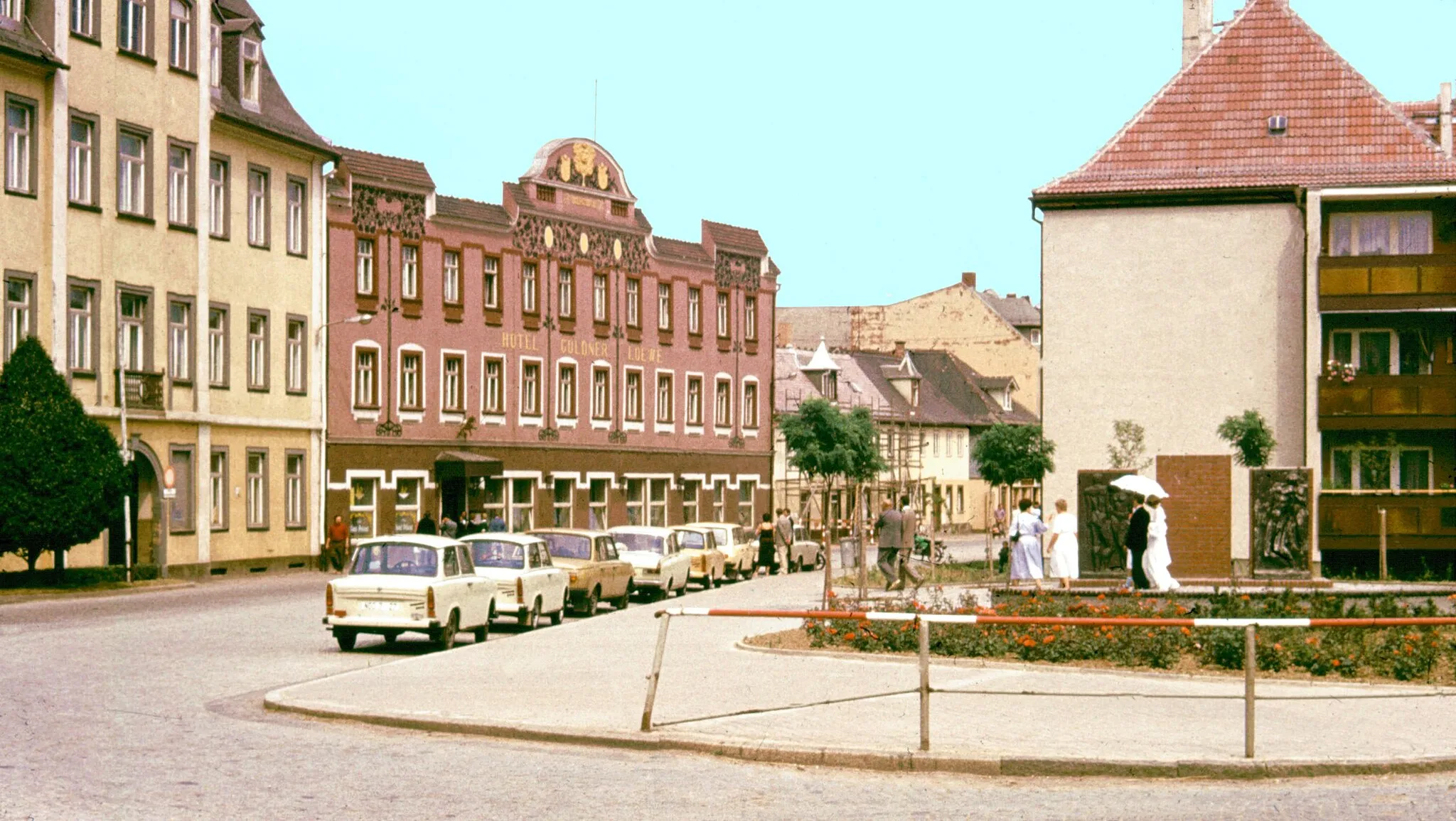 Photo showing: Bad Köstritz, the hotel "Goldener Löwe" in 1983