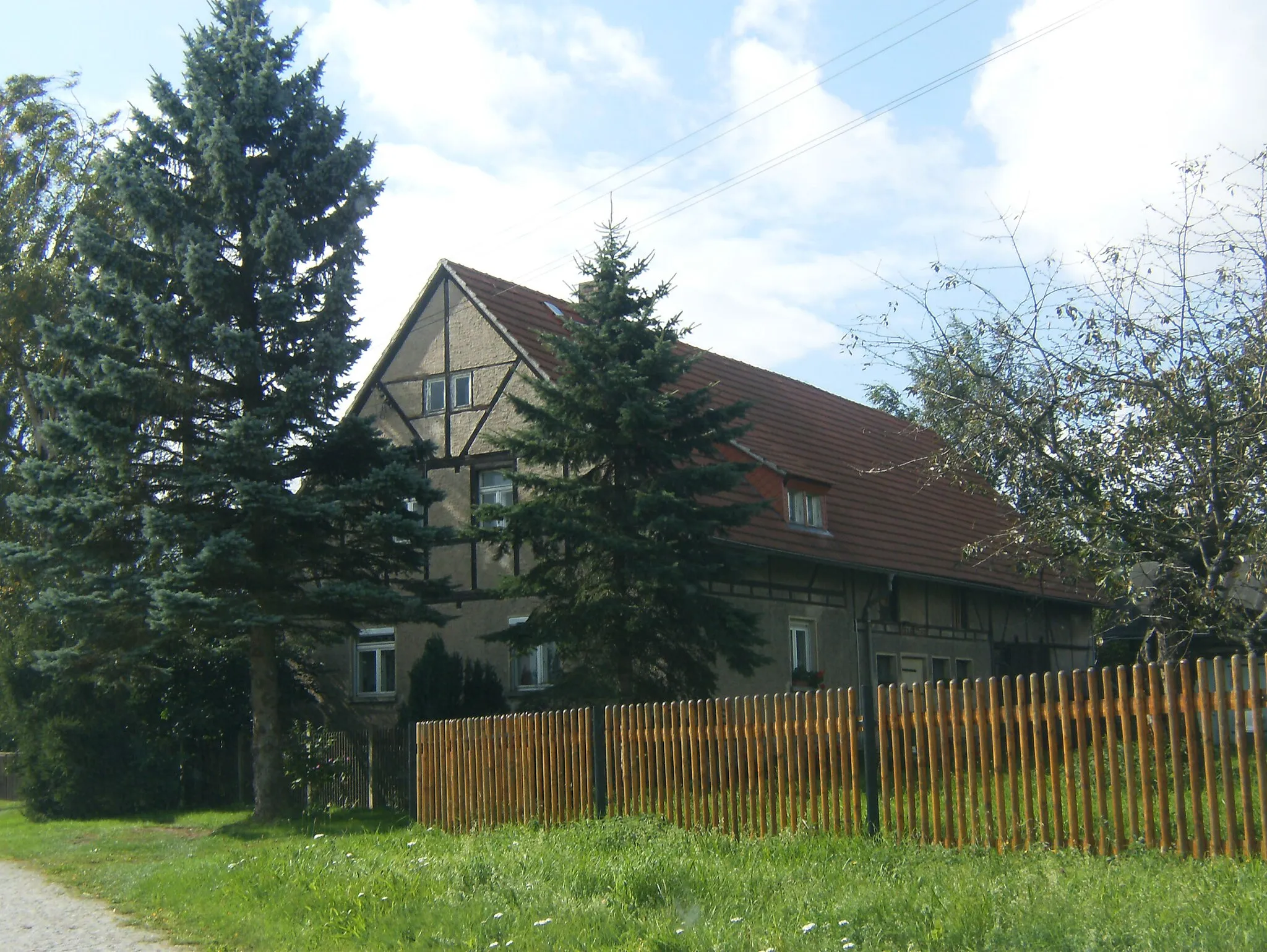 Photo showing: Timber framed farm in the Bad Köstritz district Dürrenberg (Thuringia).