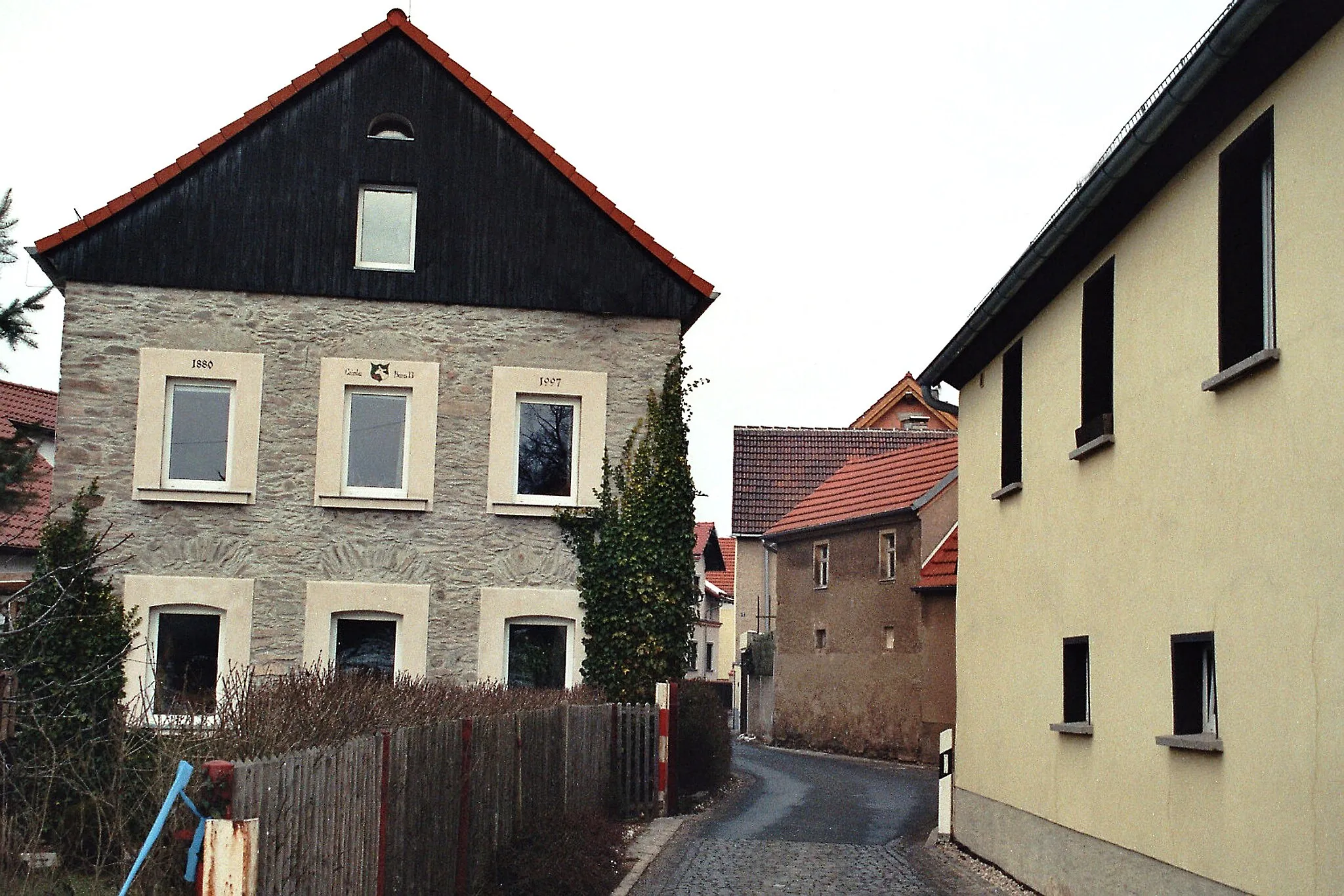 Photo showing: Crimla, small lane