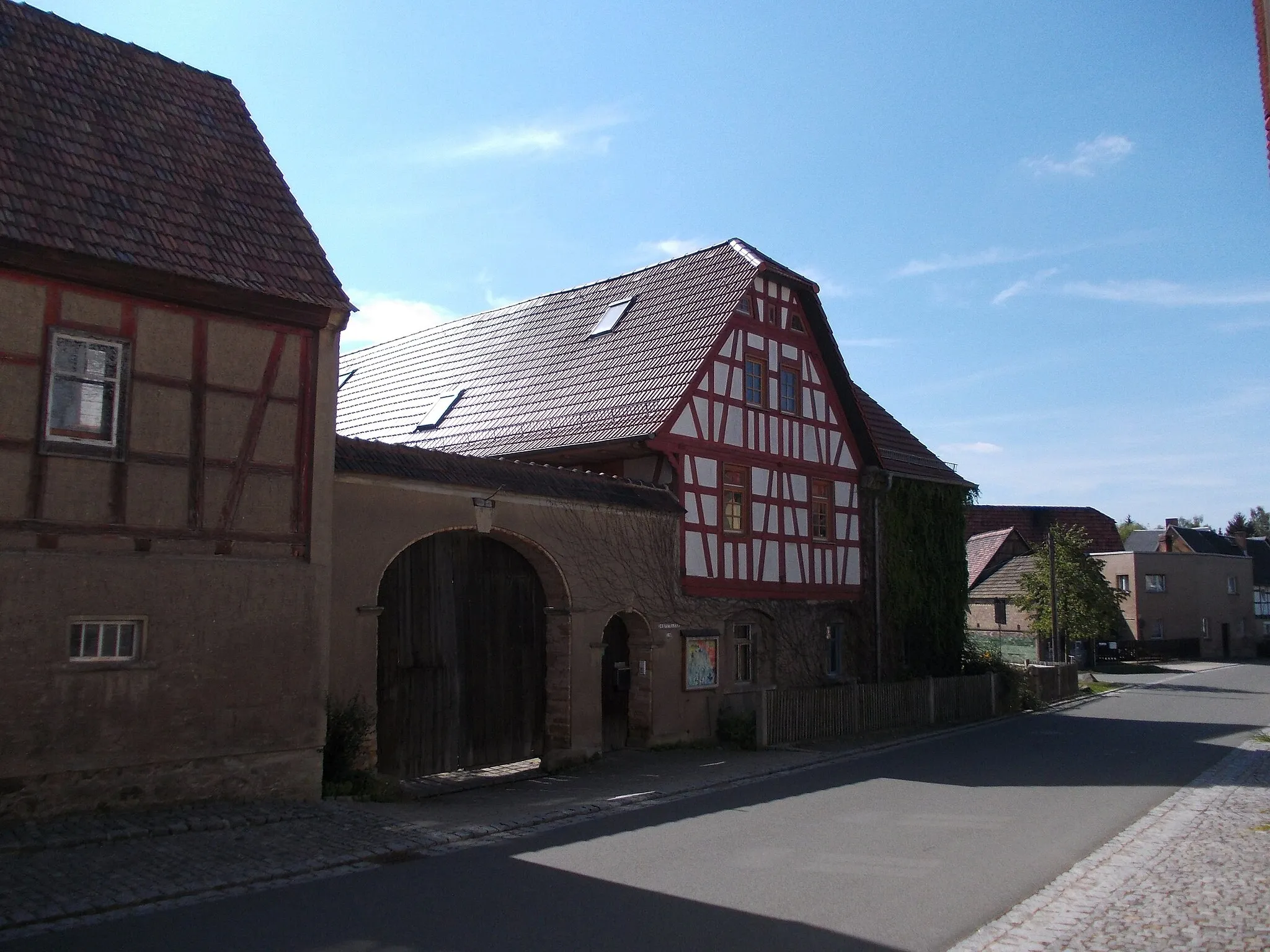 Photo showing: Farmstead at Dorfstrasse in Grossenstein (Greiz district, Thuringia)