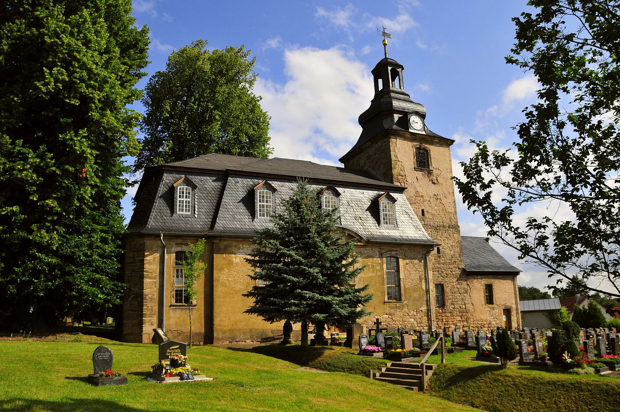 Photo showing: Church in the village Langenhain near Waltershausen