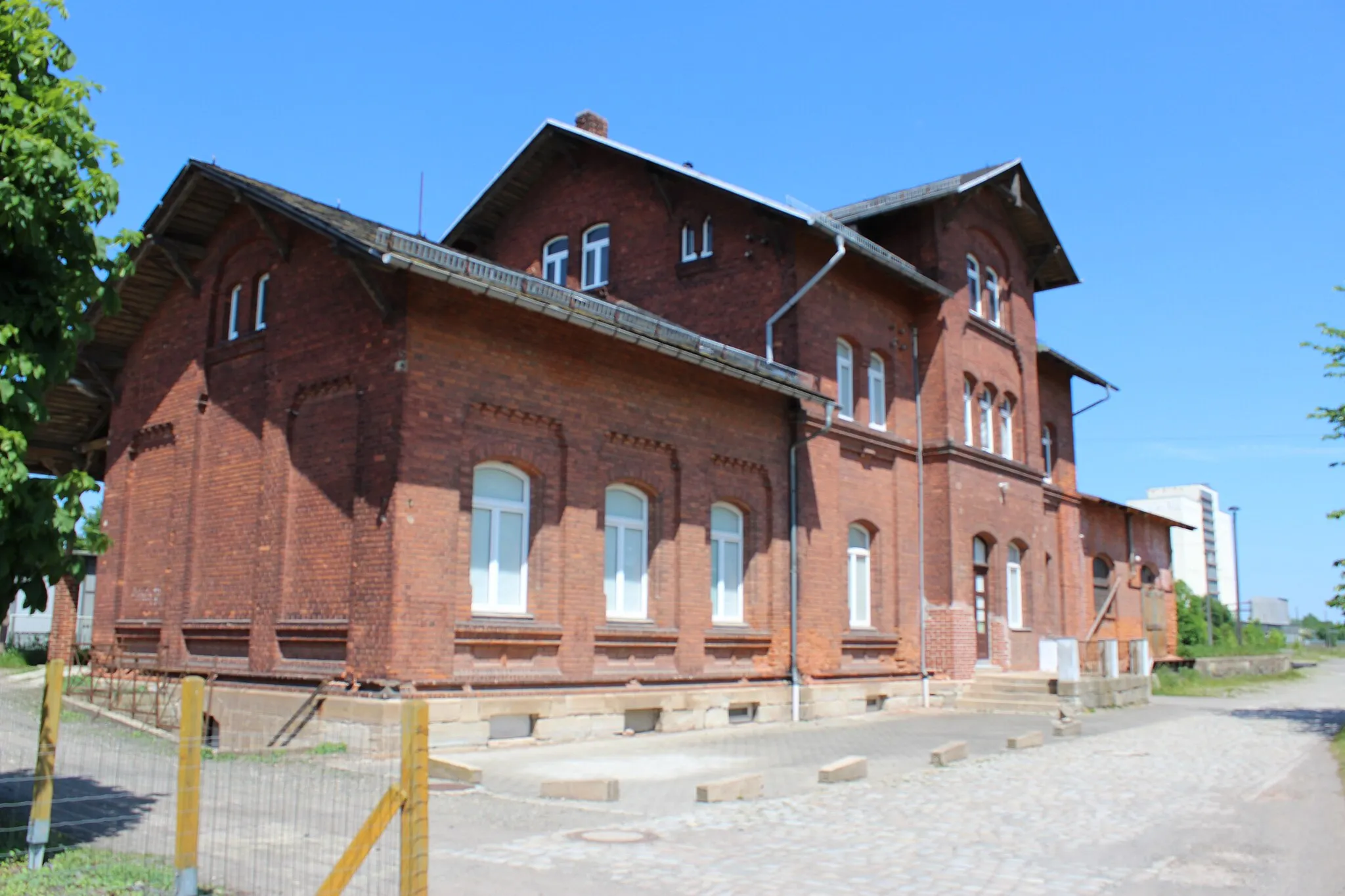 Photo showing: train station Niederpöllnitz, station building
