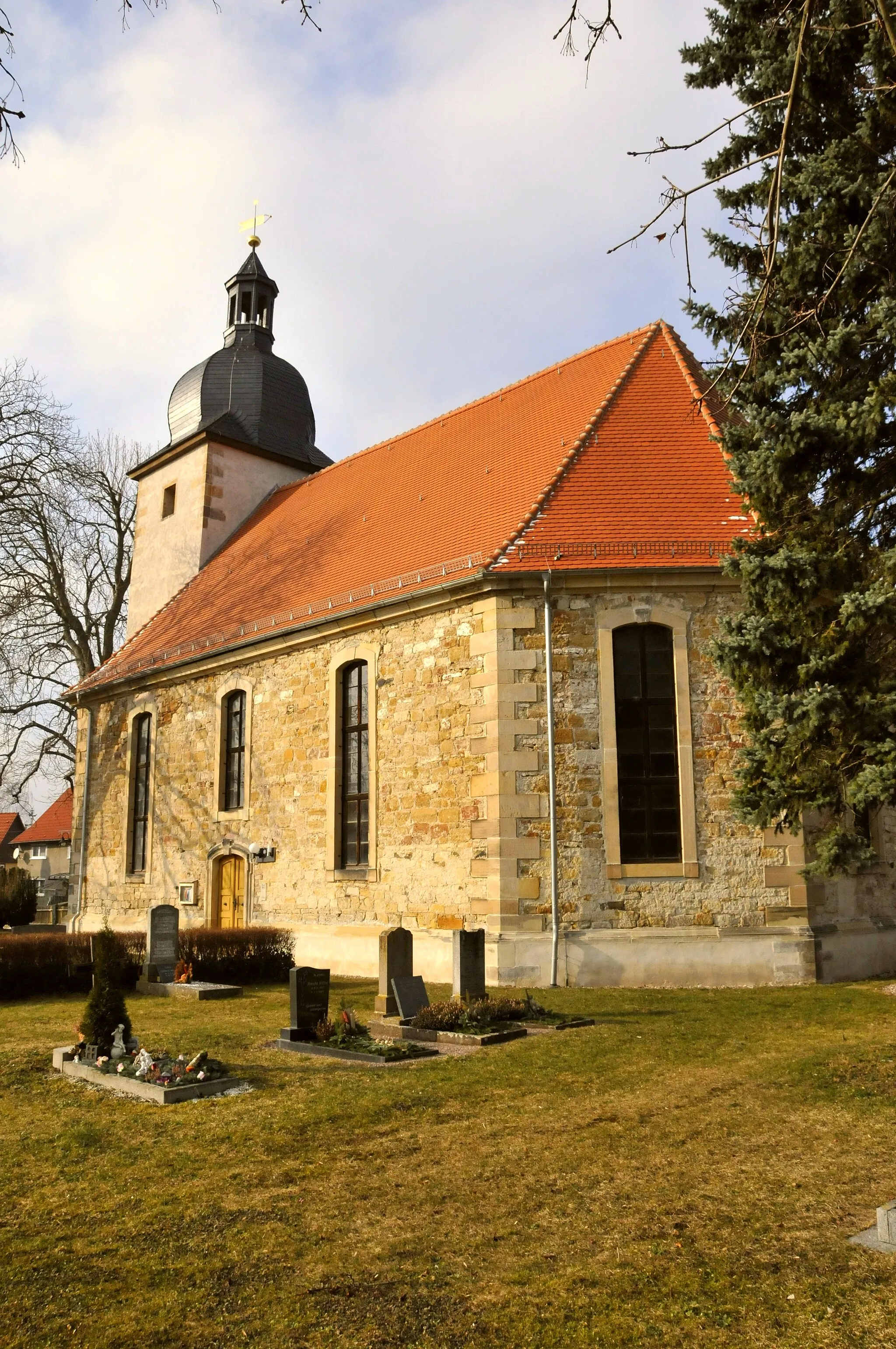 Photo showing: Kleinrettbach, Kirche, mit verputztem Turm