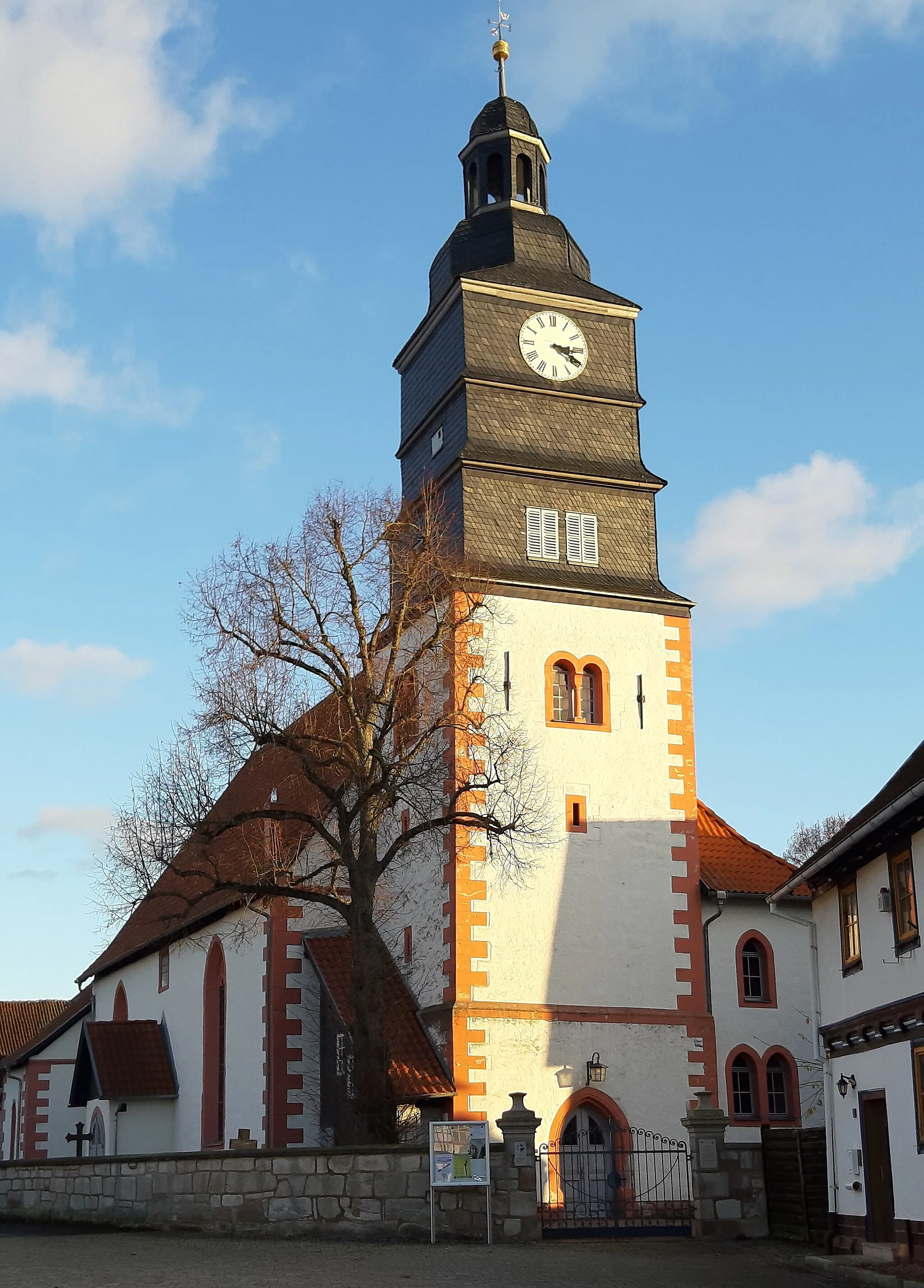 Photo showing: St. Marienkirche am Marktplatz in Frauenbreitungen