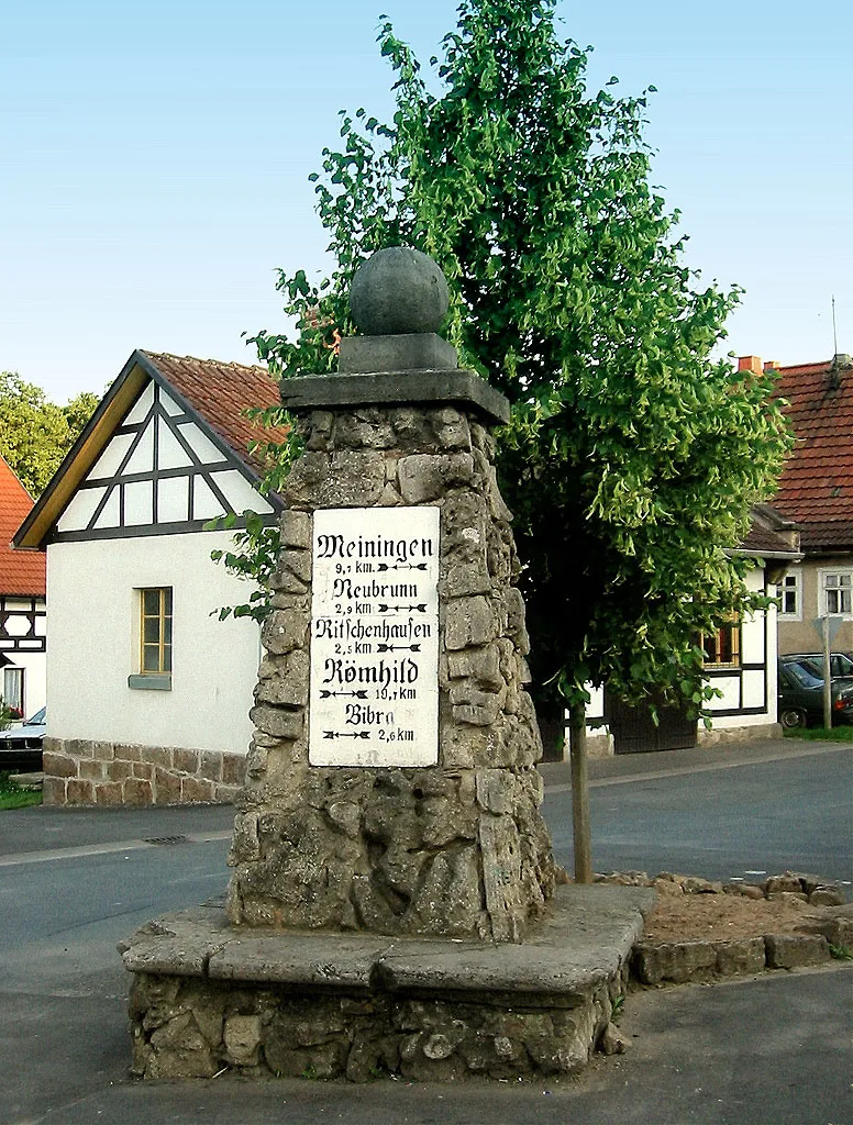 Photo showing: Wölfershausen Am Wegweiser, erbaut 1912